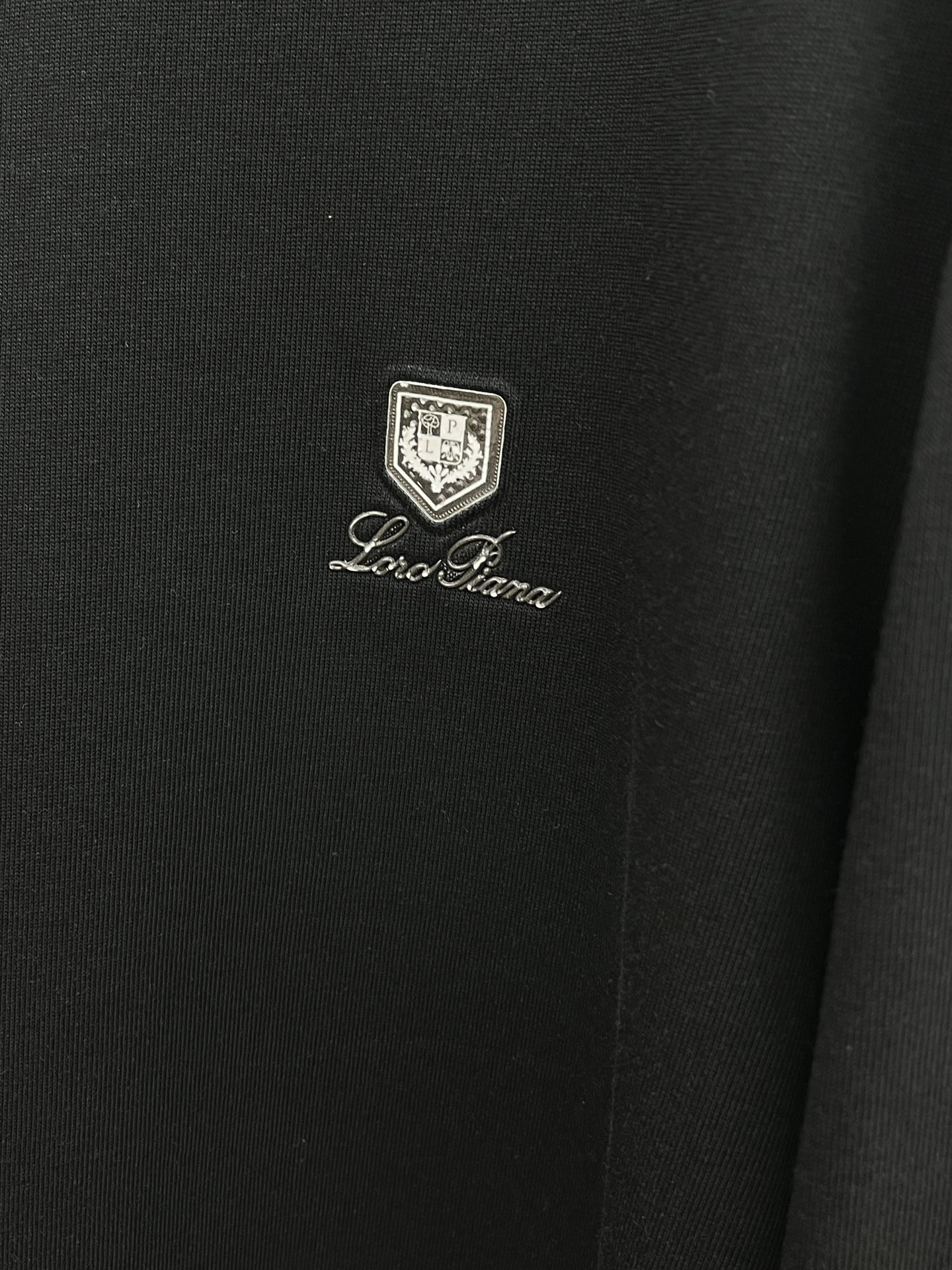 秋冬 lP🆕 🔥🔥s秋冬新品长袖T恤 、圆领独家定制丝光棉棉面料，明星最爱时装味休闲简单大方 品牌log