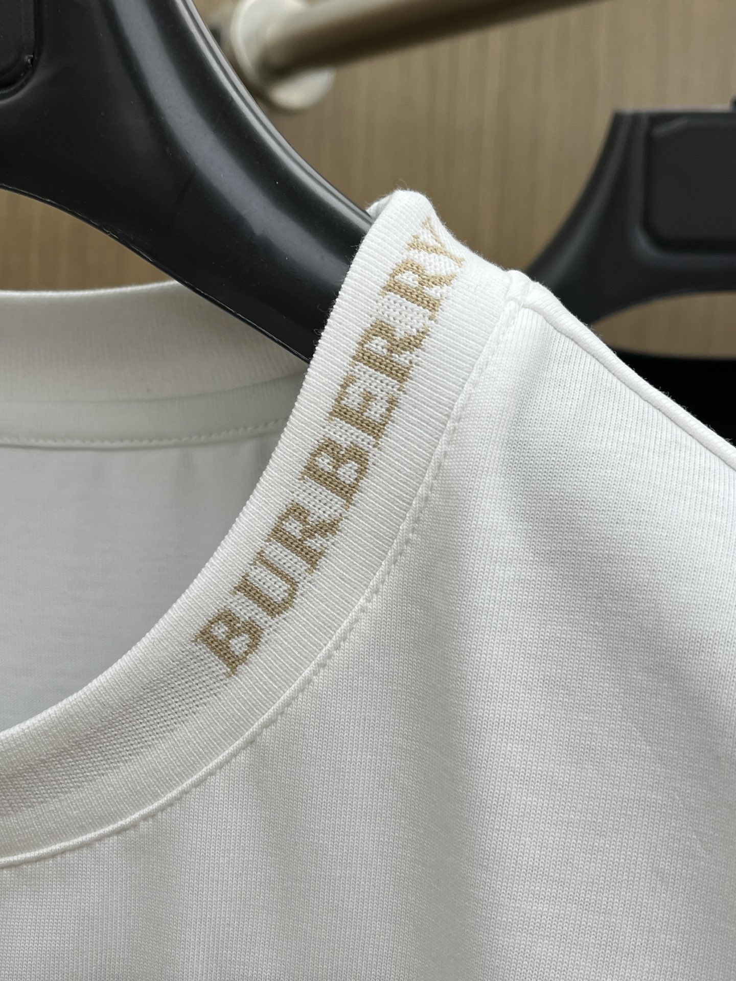 秋冬 BBR 🔥🔥s秋冬新品长袖T恤 、圆领独家定制丝光棉棉面料，明星最爱时装味休闲简单大方 品牌log