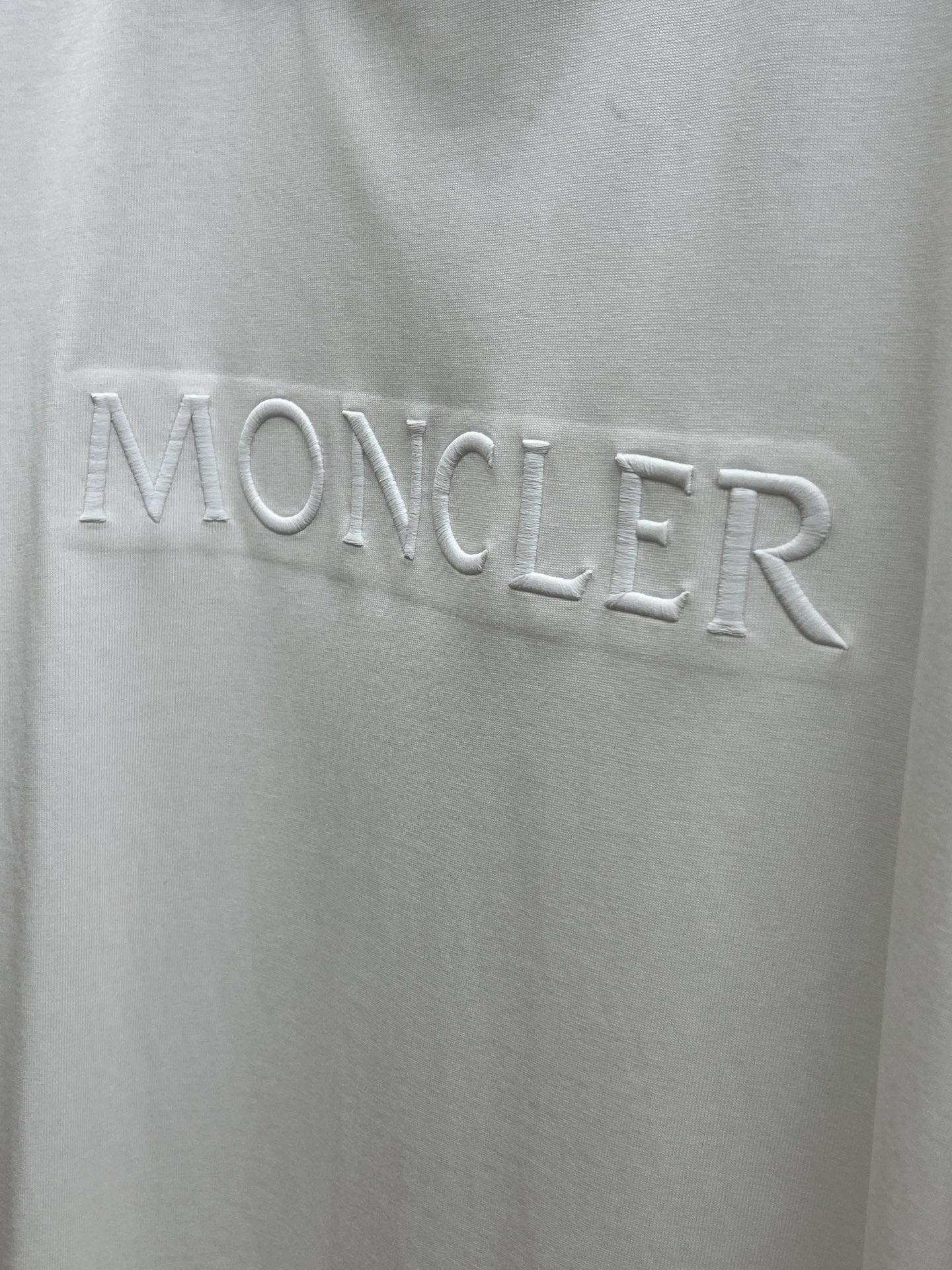 秋冬 Mon 🔥🔥s秋冬新品长袖T恤 、圆领独家定制丝光棉棉面料，明星最爱时装味休闲简单大方 品牌log