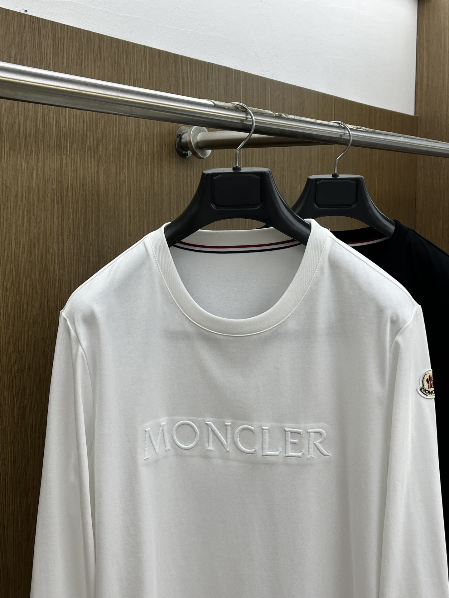 秋冬 Mon 🔥🔥s秋冬新品长袖T恤 、圆领独家定制丝光棉棉面料，明星最爱时装味休闲简单大方 品牌log