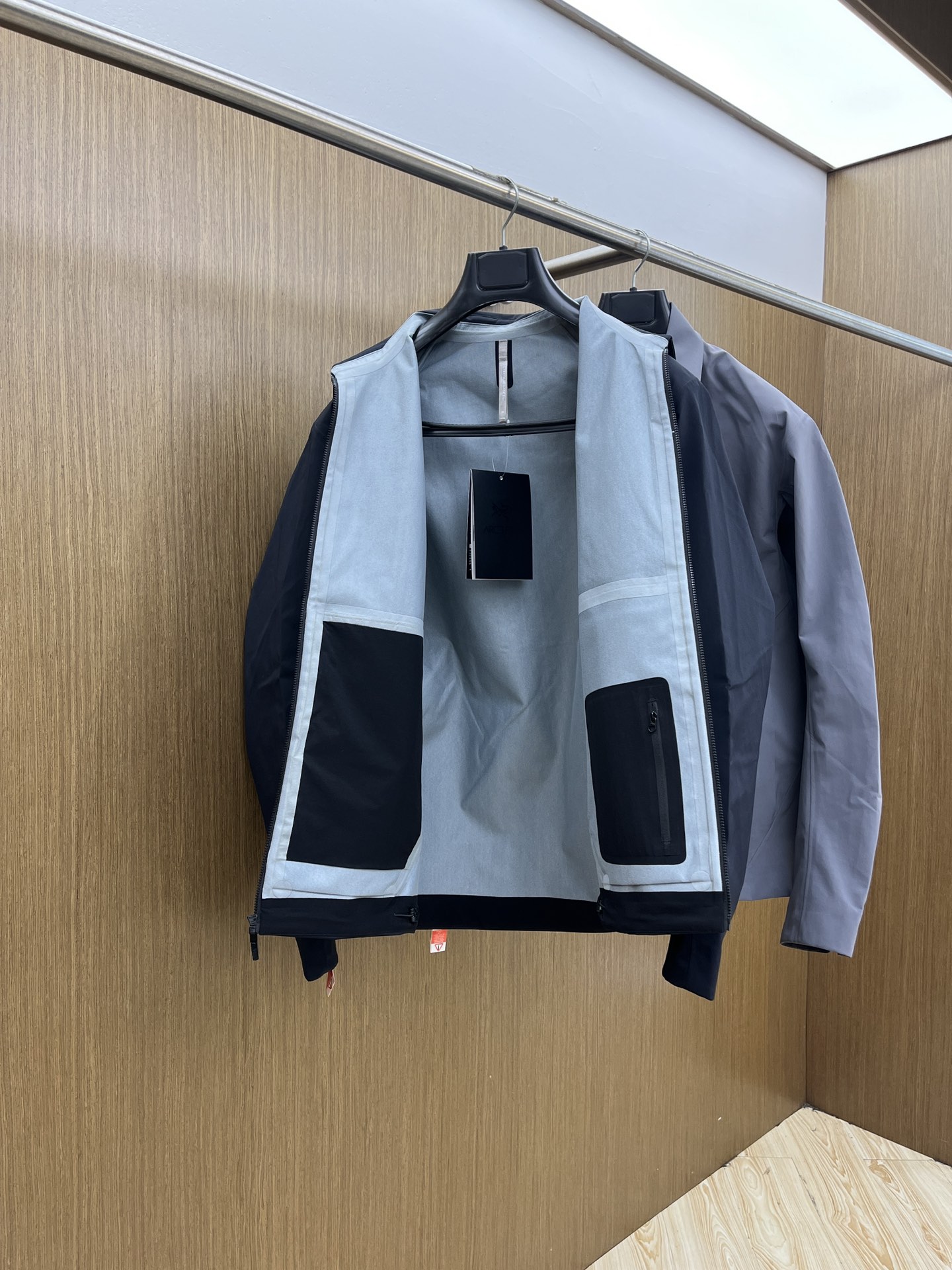 秋冬 ARC 🔥官网同款独家专供最新时尚秋冬夹克 经典设计感与颜值爆棚的外套，品质更是无法挑剔品控可以直