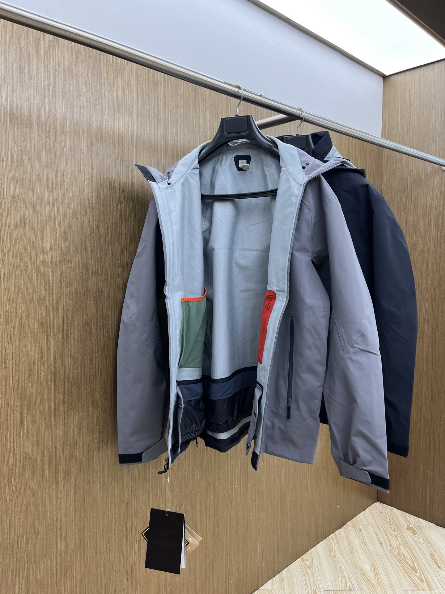 秋冬 Arc 🔥官网同款 原厂货💥独家专供最新时尚秋冬夹克 经典设计感与颜值爆棚的外套，品质更是无法挑剔