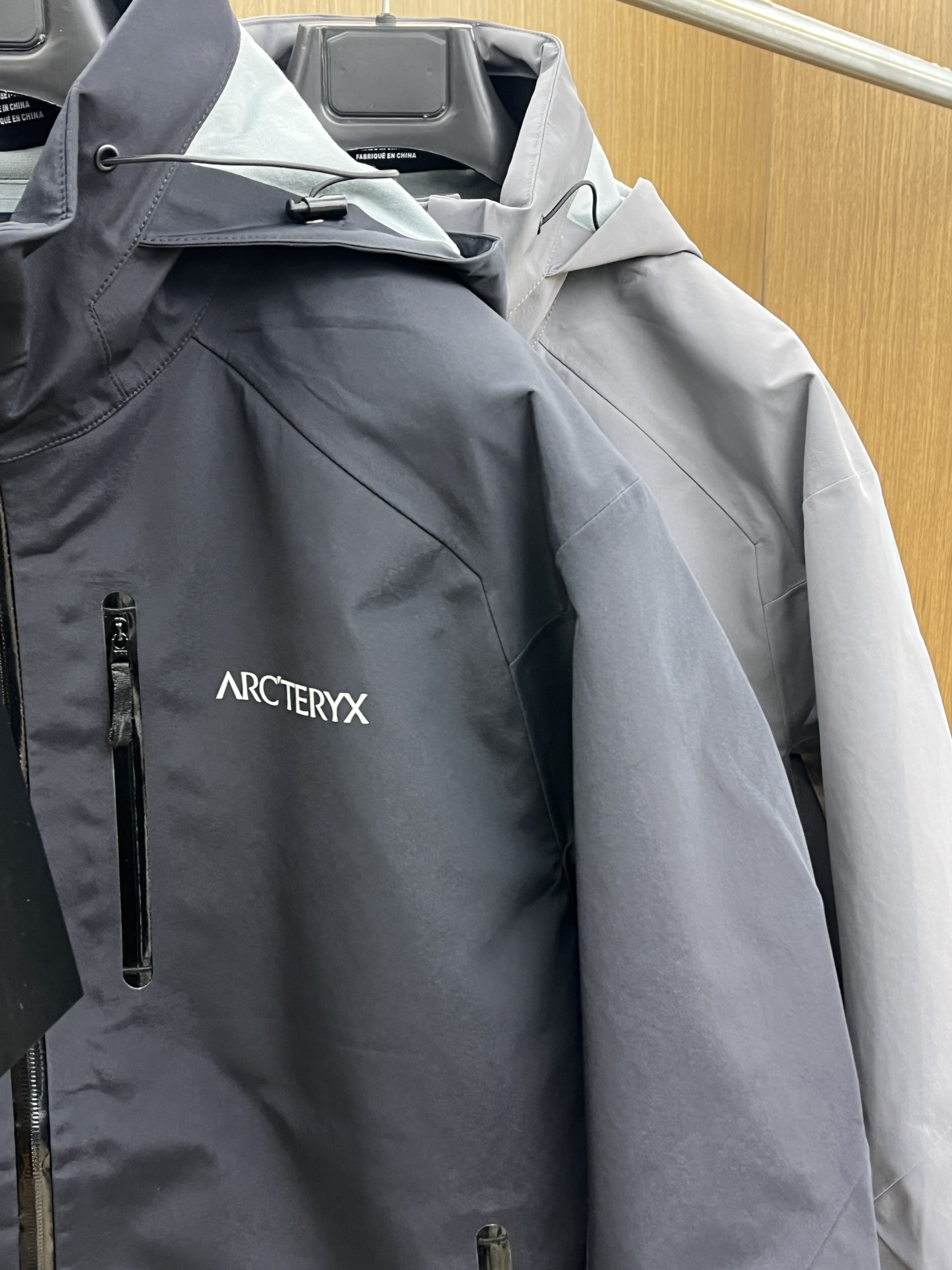 秋冬 Arc 🔥官网同款 原厂货💥独家专供最新时尚秋冬夹克 经典设计感与颜值爆棚的外套，品质更是无法挑剔