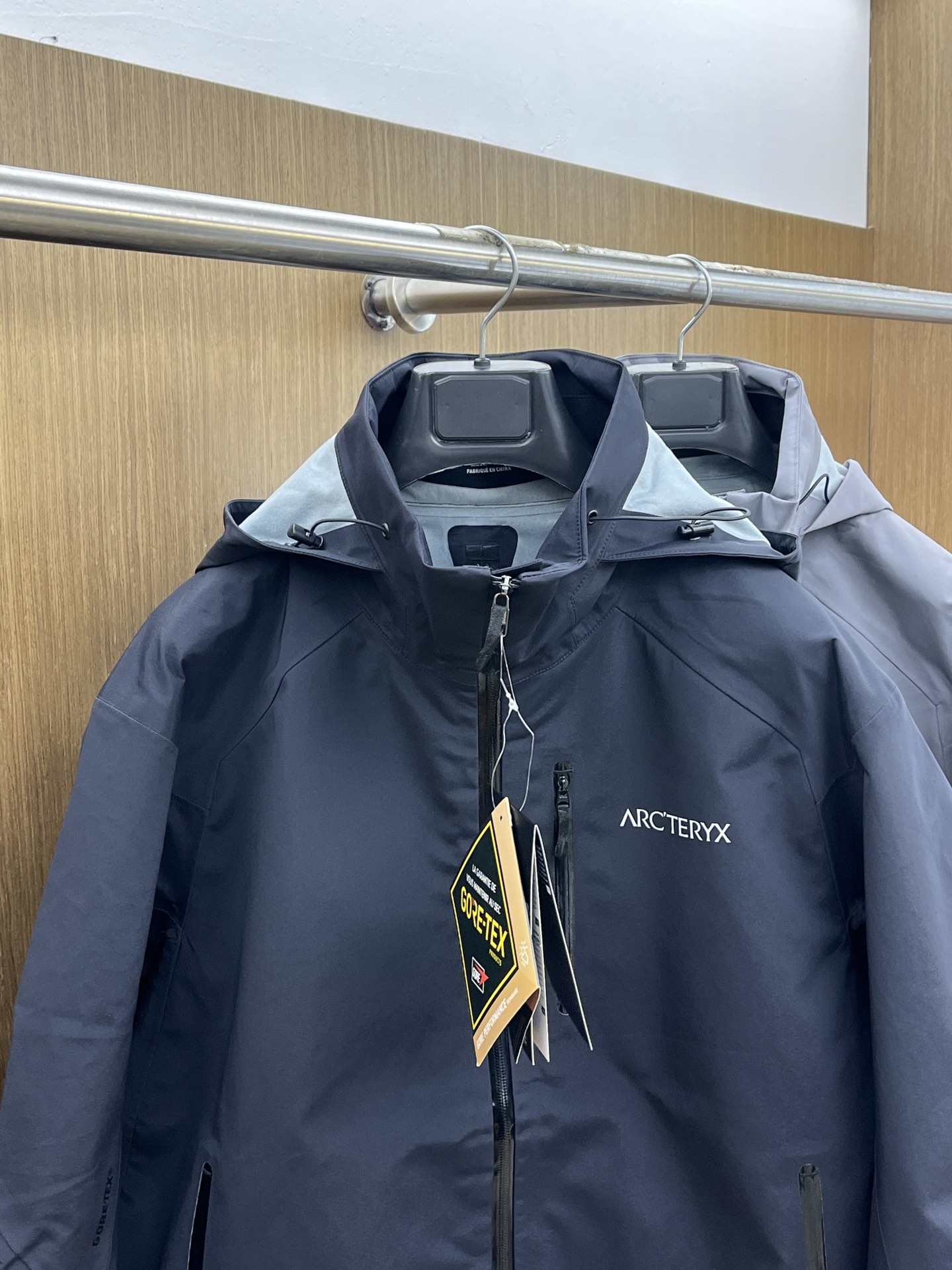 秋冬 Arc 🔥官网同款 原厂货💥独家专供最新时尚秋冬夹克 经典设计感与颜值爆棚的外套，品质更是无法挑剔