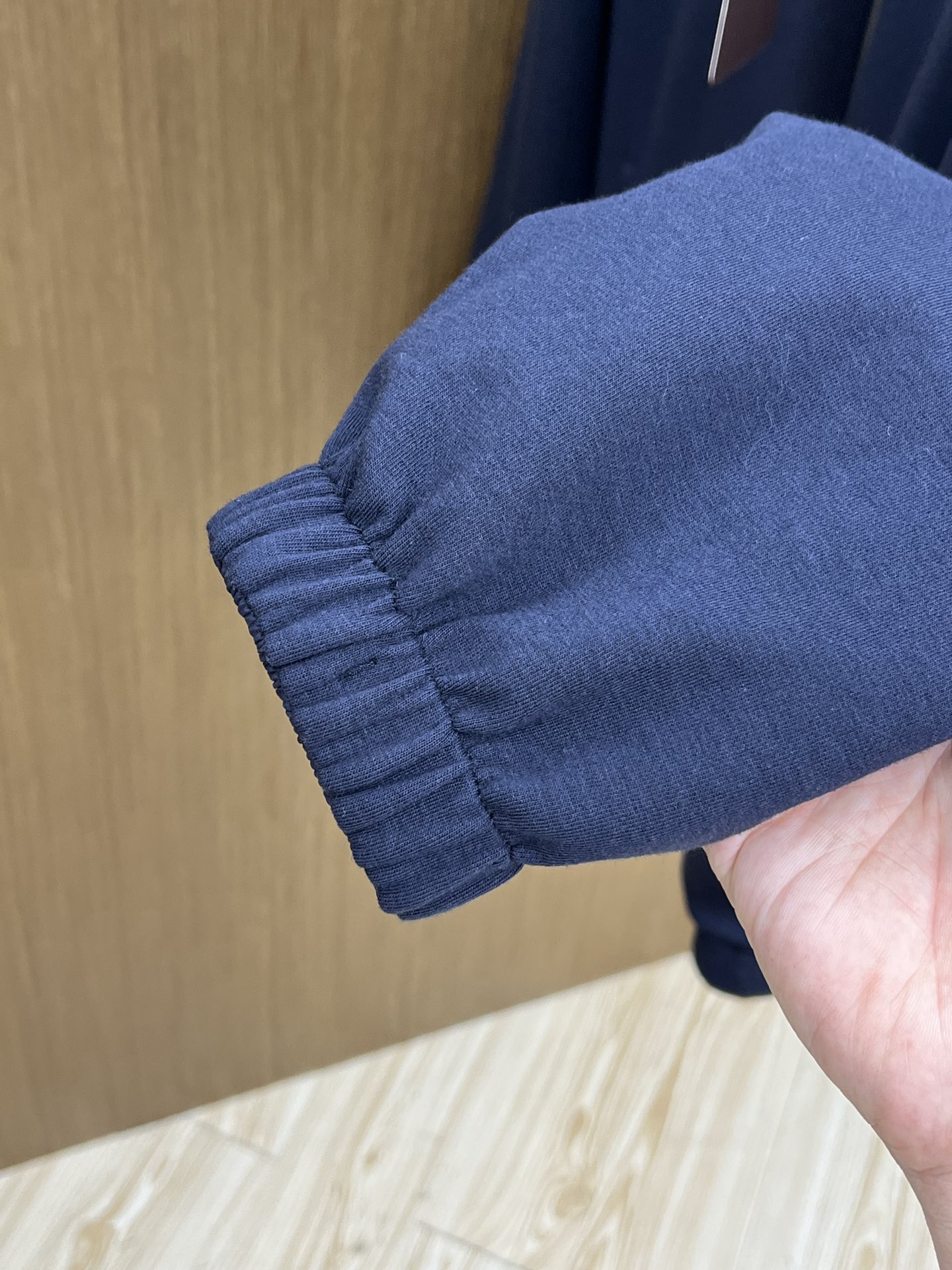 秋冬 lP🆕🔥🔥SS秋冬新款双面立领棉服外套。最新款。定制面料软糯亲肤，抗皱有型，上身舒适；胸前饰以品牌