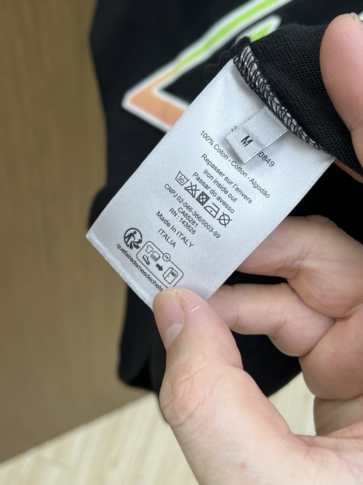  Dior × 运动风 ， 这波联名王炸谁懂啊💥  蓝调「DIOR」字母印花自带潮酷buff，袖口撞色利