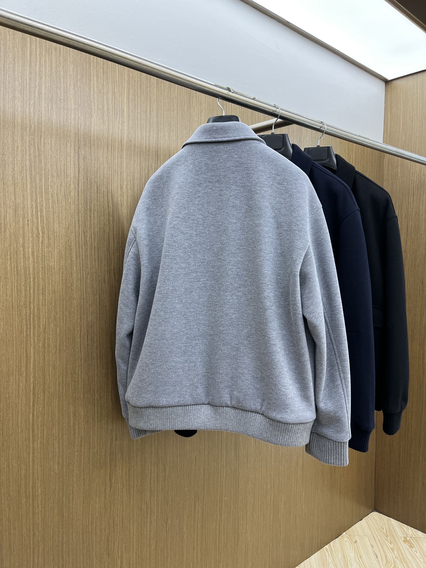 秋冬 lP🆕 🔥🔥ss秋冬新款发布 lP🆕翻领夹克外套，秋季爆款毛呢面料夹克，穿上就是舒适自在又显瘦的存