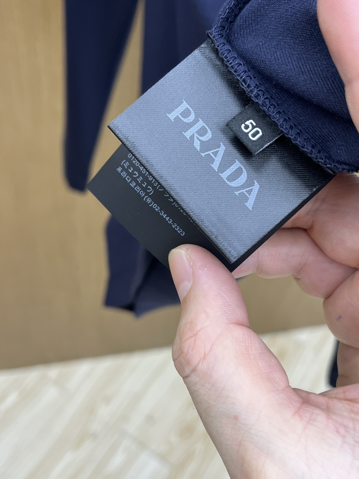 秋冬 PD 🔥秋冬新品#普拉达 面料采用新疆长绒棉 面料细腻柔软上身舒适  fjj胸前设计三角铁标Log