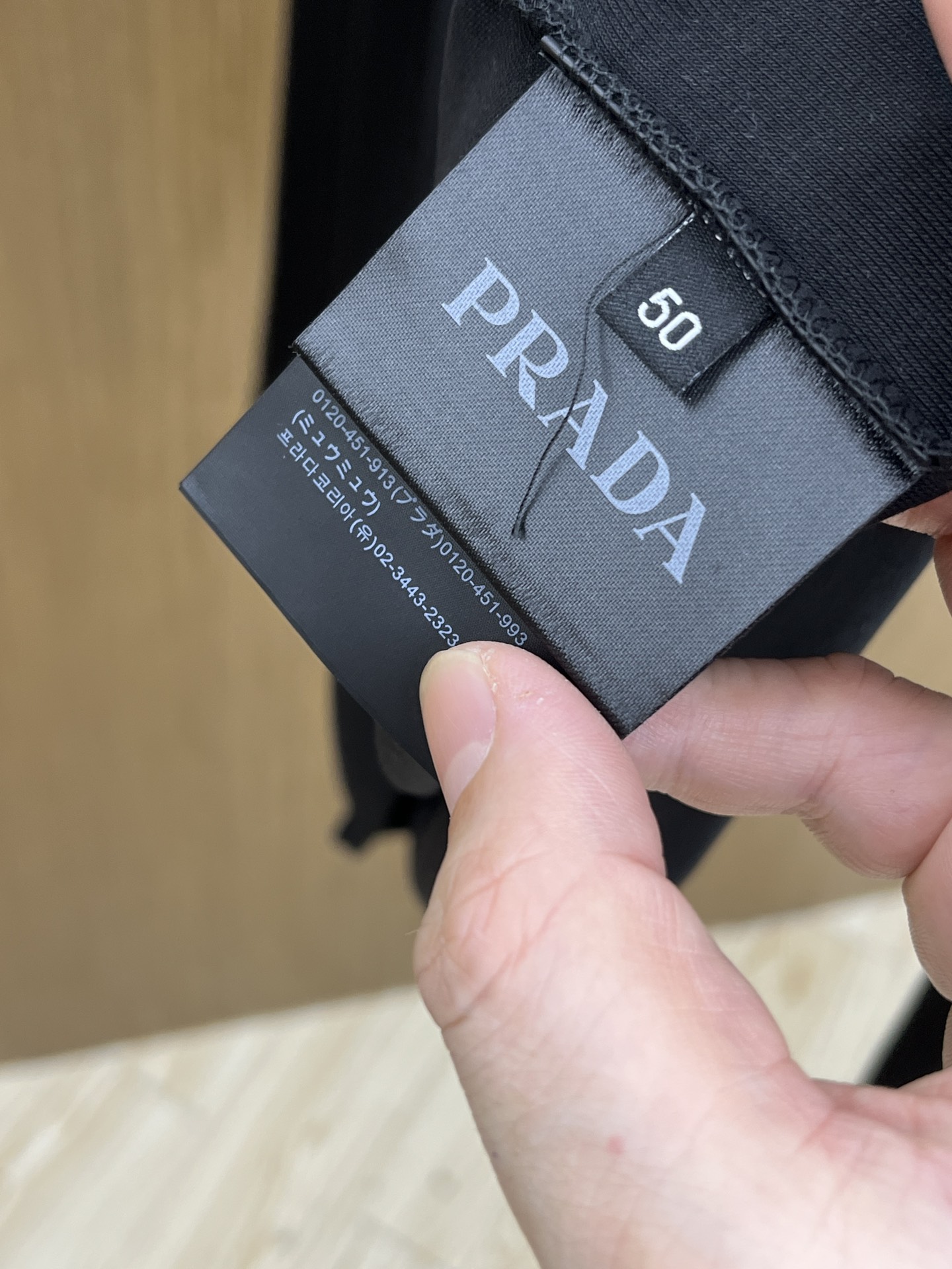 秋冬 PD 🔥秋冬新品#普拉达 面料采用新疆长绒棉 面料细腻柔软上身舒适  fjj胸前设计三角铁标Log