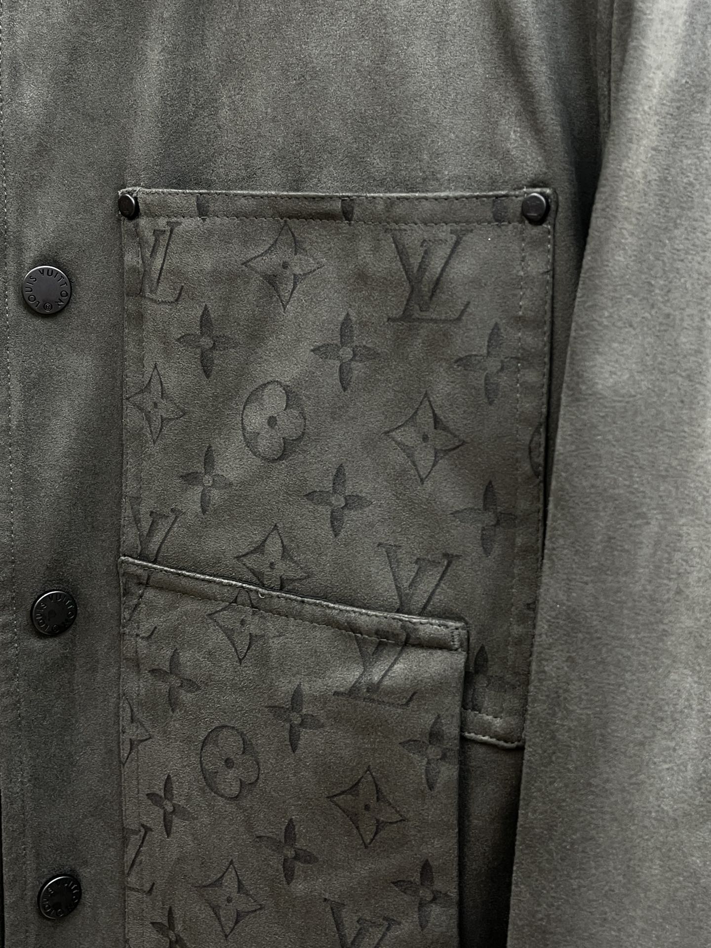 秋冬 LV 🔥🔥秋款新款夹克外套🧥
原版11订制五金配件全进口原版定制 欢迎专柜对比 超柔软 超级重工 