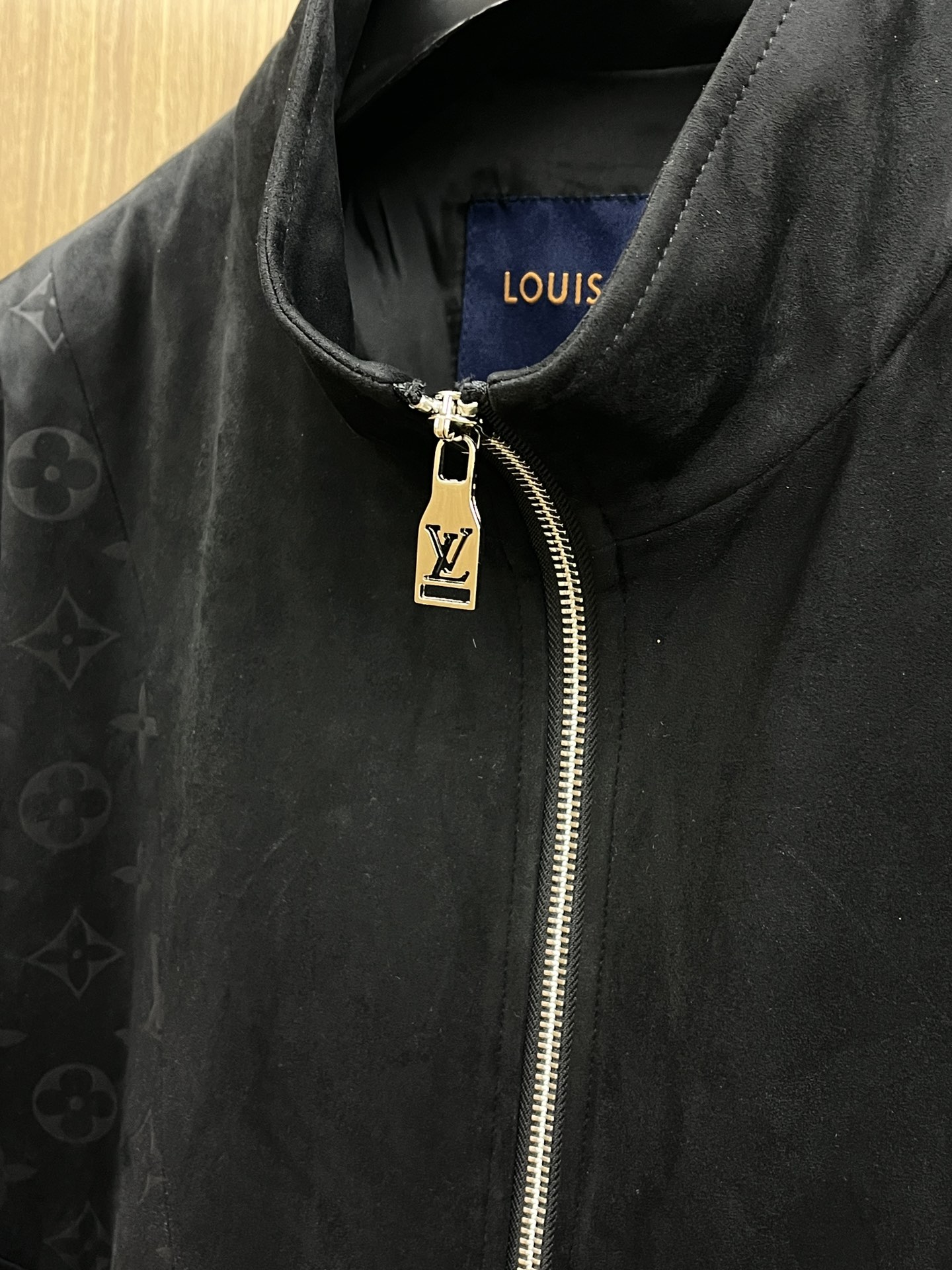 秋冬 LV 🔥🔥秋款新款夹克外套🧥
原版11订制五金配件全进口原版定制 欢迎专柜对比 超柔软 超级重工 