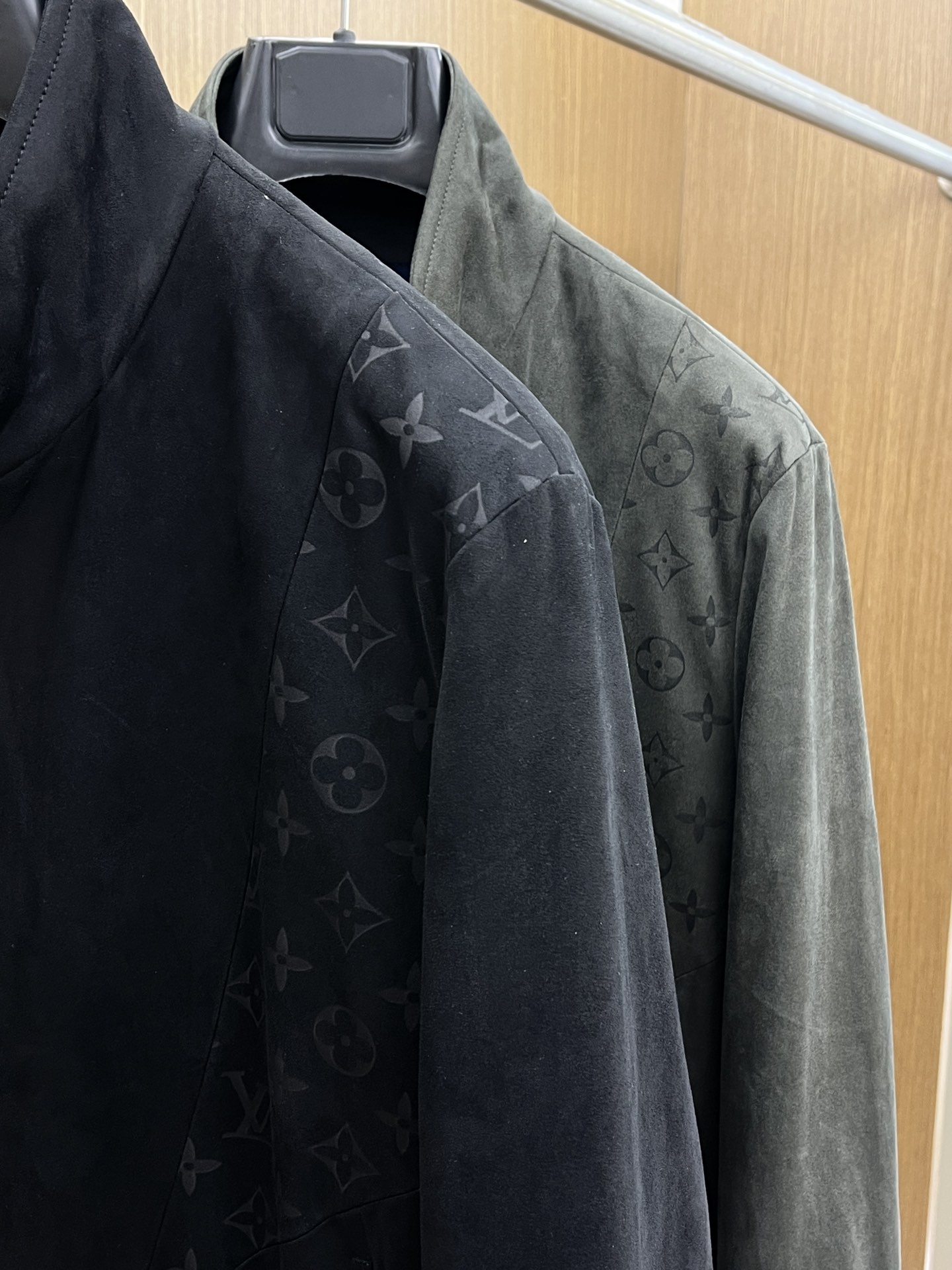 秋冬 LV 🔥🔥秋款新款夹克外套🧥
原版11订制五金配件全进口原版定制 欢迎专柜对比 超柔软 超级重工 