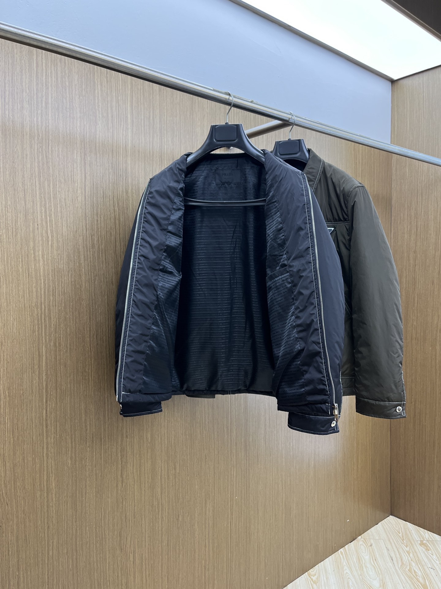 秋冬 PD 🔥🔥秋款新款棉服外套🧥
原版11订制五金配件全进口原版定制 欢迎专柜对比 超柔软 超级重工 