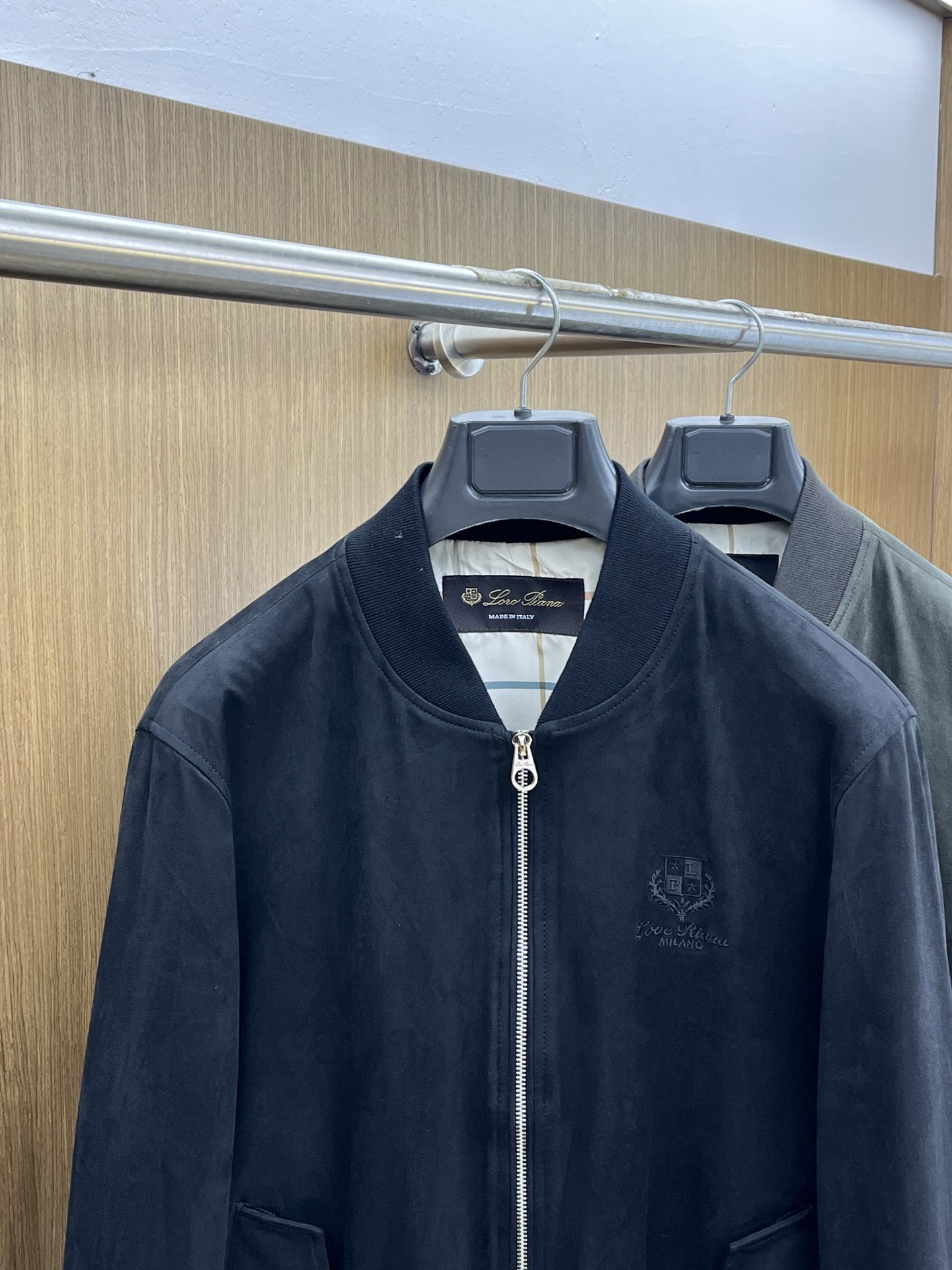 秋冬  lP🆕🔥🔥秋款新款夹克外套🧥
原版11订制五金配件全进口原版定制 欢迎专柜对比 超柔软 超级重工