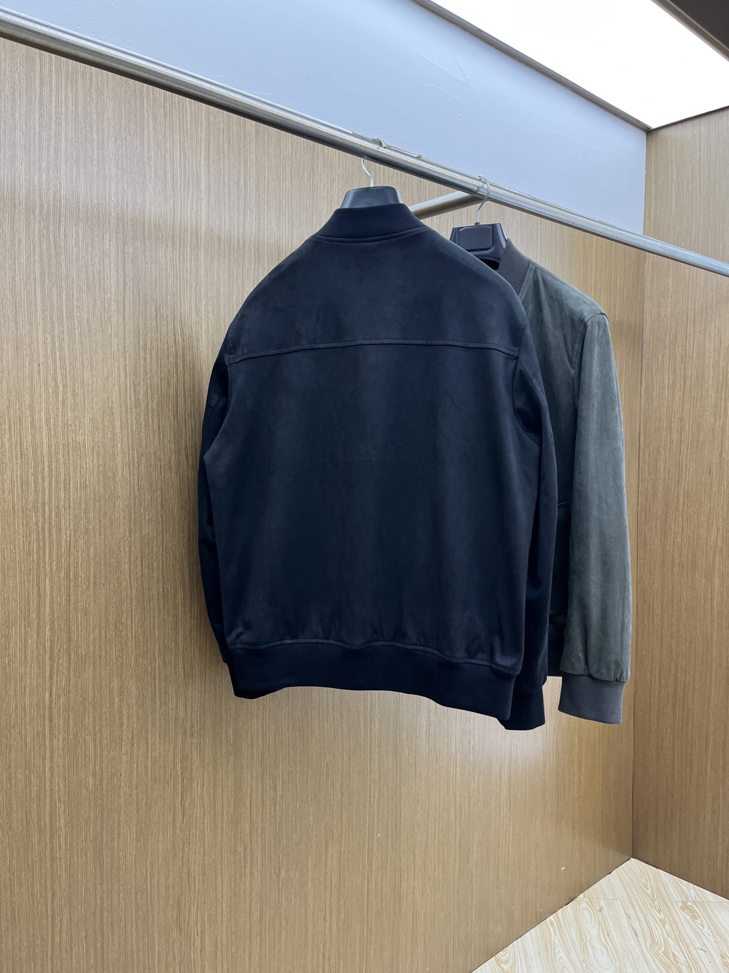 秋冬  lP🆕🔥🔥秋款新款夹克外套🧥
原版11订制五金配件全进口原版定制 欢迎专柜对比 超柔软 超级重工