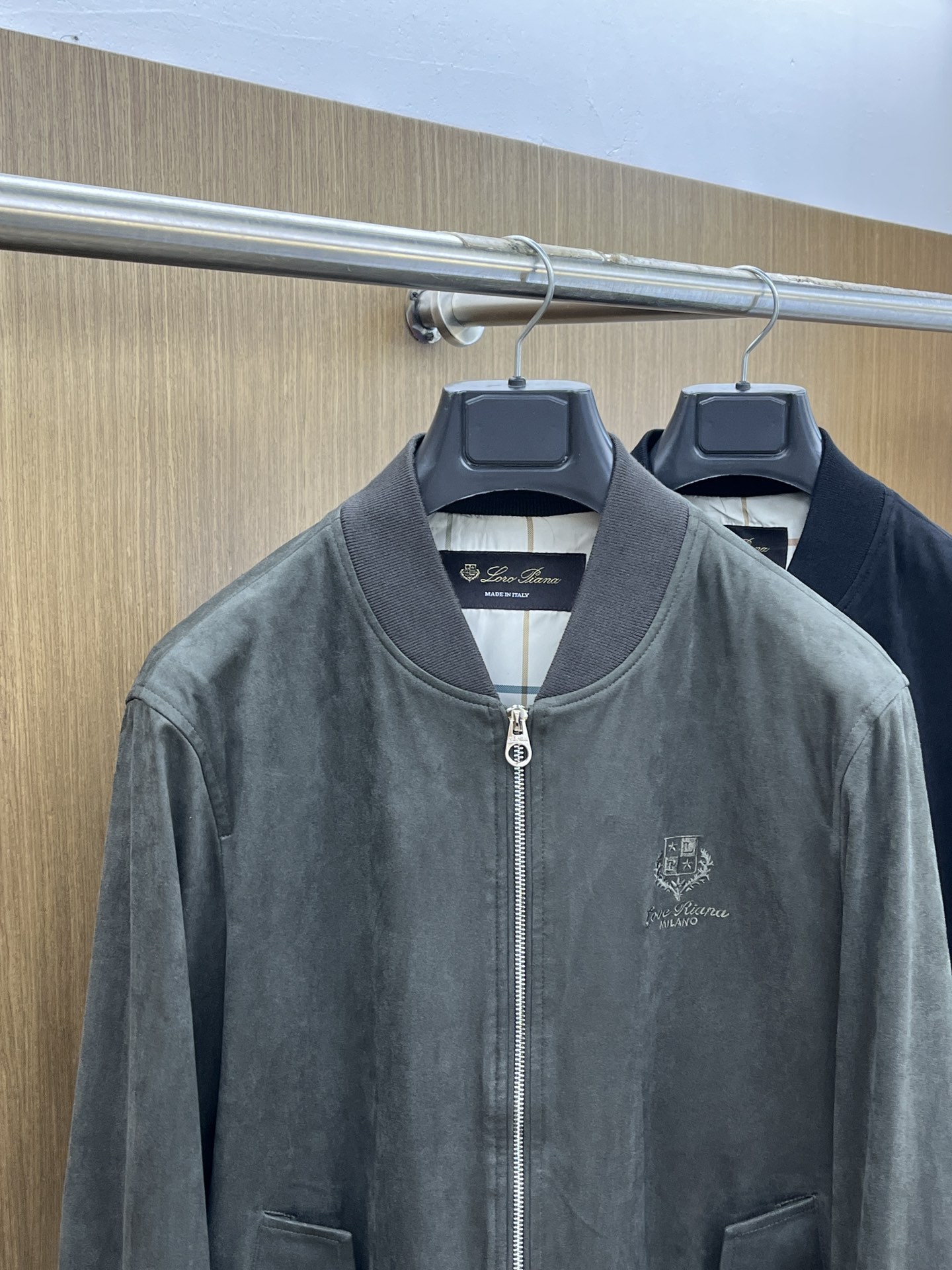 秋冬 lP🆕 🔥🔥秋款新款夹克外套🧥
原版11订制五金配件全进口原版定制 欢迎专柜对比 超柔软 超级重工