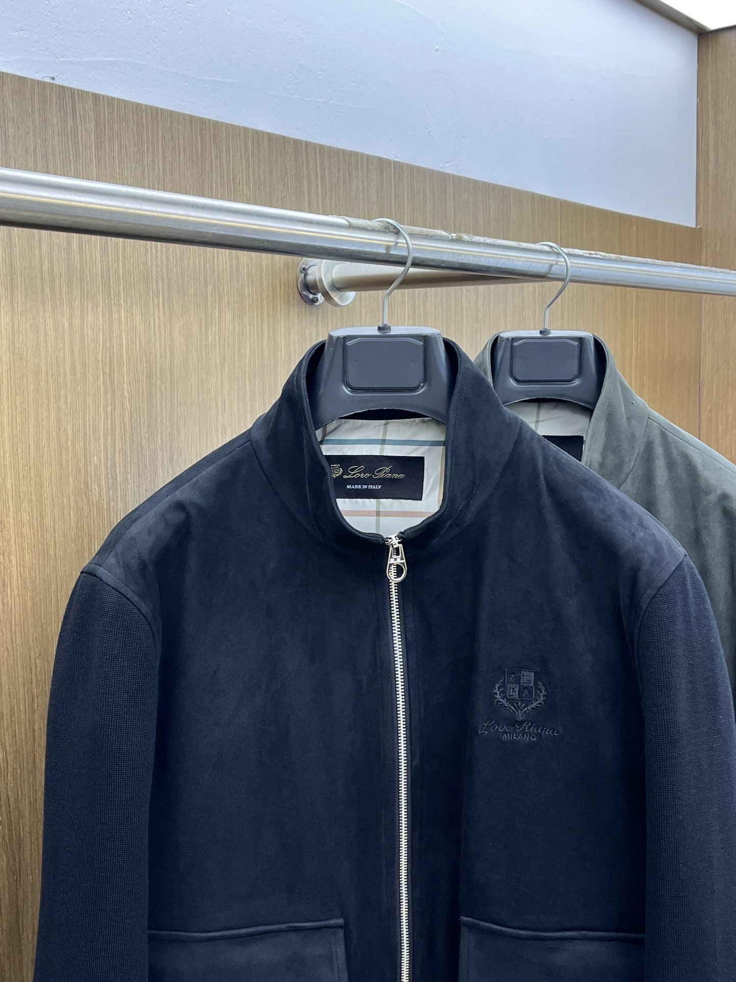 秋冬 lP🆕 🔥🔥秋款新款夹克外套🧥
原版11订制五金配件全进口原版定制 欢迎专柜对比 超柔软 超级重工