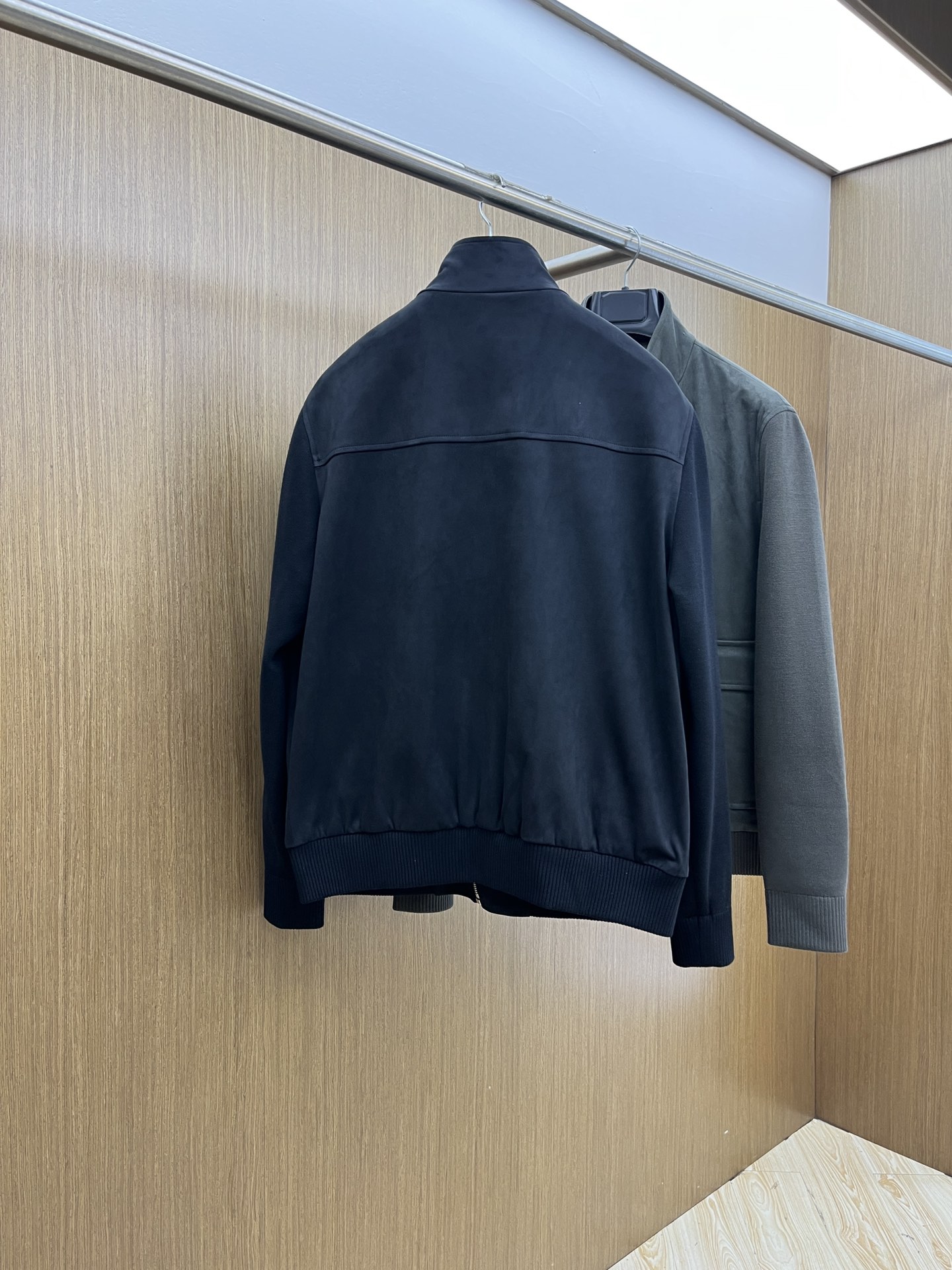 秋冬 lP🆕 🔥🔥秋款新款夹克外套🧥
原版11订制五金配件全进口原版定制 欢迎专柜对比 超柔软 超级重工
