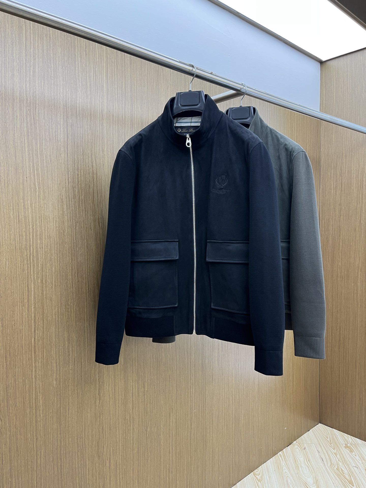 秋冬 lP🆕 🔥🔥秋款新款夹克外套🧥
原版11订制五金配件全进口原版定制 欢迎专柜对比 超柔软 超级重工