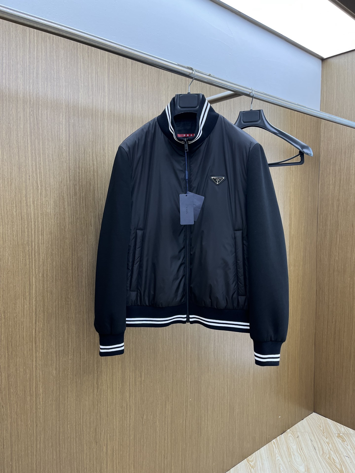 秋冬 PD 🔥🔥秋款新款棉服外套🧥
原版11订制五金配件全进口原版定制 欢迎专柜对比 超柔软 超级重工 