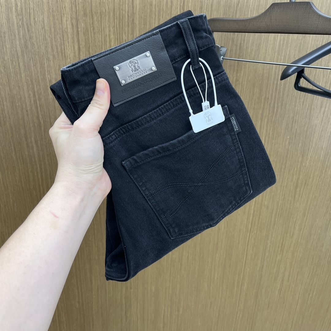 NO:509343,BC high-end customization, 25SS autumn and winter latest jeans are available at the counter simultaneously, imported color fixing fabrics, original custom reproduction, customer-supplied hardware and auxiliary materials, original quality, heavy industry washing, fine workmanship and excellent upper body!  Preferred single product produced by fax, number 29-38 without 35.37, jeans, alexander wang19860909秋冬 BC 高端定制、25SS秋冬最新款牛仔裤 柜台同步发售 进口固色面料 原版定制复刻 客供五金辅料 原单品质 重工洗水 做工走线精细 上身绝佳！优选单品 fax出品 码数29-38无35.37,,jeans,alexander wang,Men's clothing