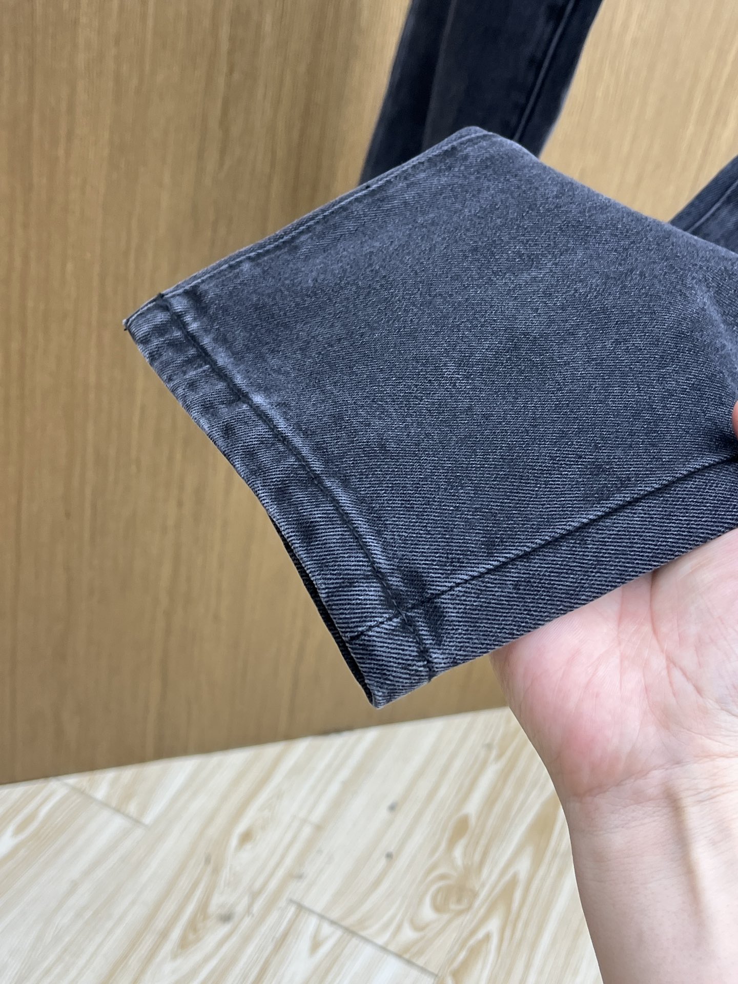 秋冬 Her 🔥🔥高端定制、25SS秋冬最新款牛仔裤 柜台同步发售 进口固色面料 原版定制复刻 客供五金