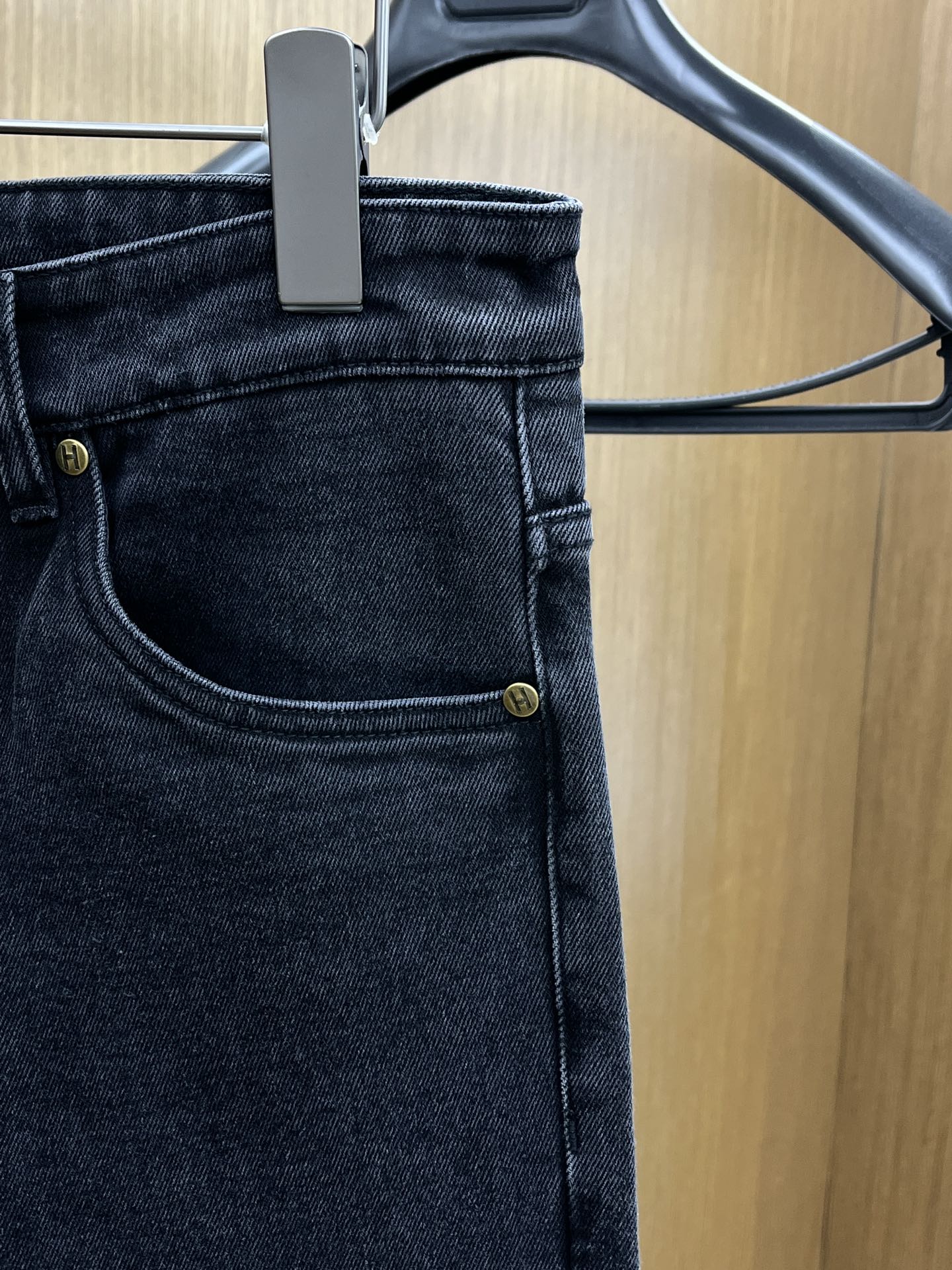 秋冬 Her 🔥🔥高端定制、25SS秋冬最新款牛仔裤 柜台同步发售 进口固色面料 原版定制复刻 客供五金