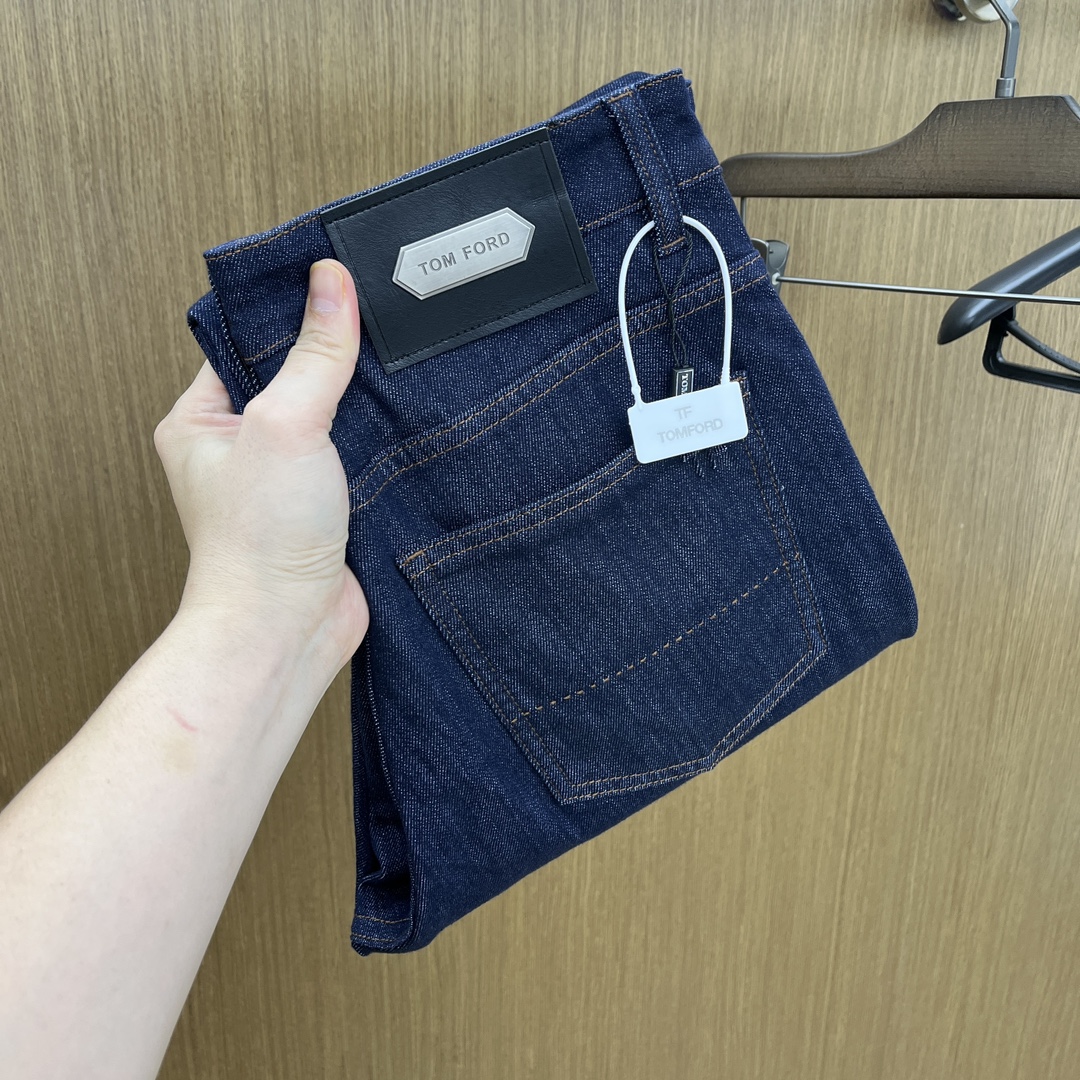 NO:509349,Autumn and Winter TF high-end customization, 25SS autumn and winter latest jeans are available at the counter simultaneously, imported color fixing fabrics, original custom reproduction, customer-supplied hardware and auxiliary materials, original quality, heavy industry washing, fine workmanship and excellent upper body!  Preferred single product produced by fax, number 29-38 without 35.37,,tom ford,jeans,alexander wang19860909秋冬 TF 高端定制、25SS秋冬最新款牛仔裤 柜台同步发售 进口固色面料 原版定制复刻 客供五金辅料 原单品质 重工洗水 做工走线精细 上身绝佳！优选单品 fax出品 码数29-38无35.37,,tom ford,jeans,alexander wang,Men's clothing