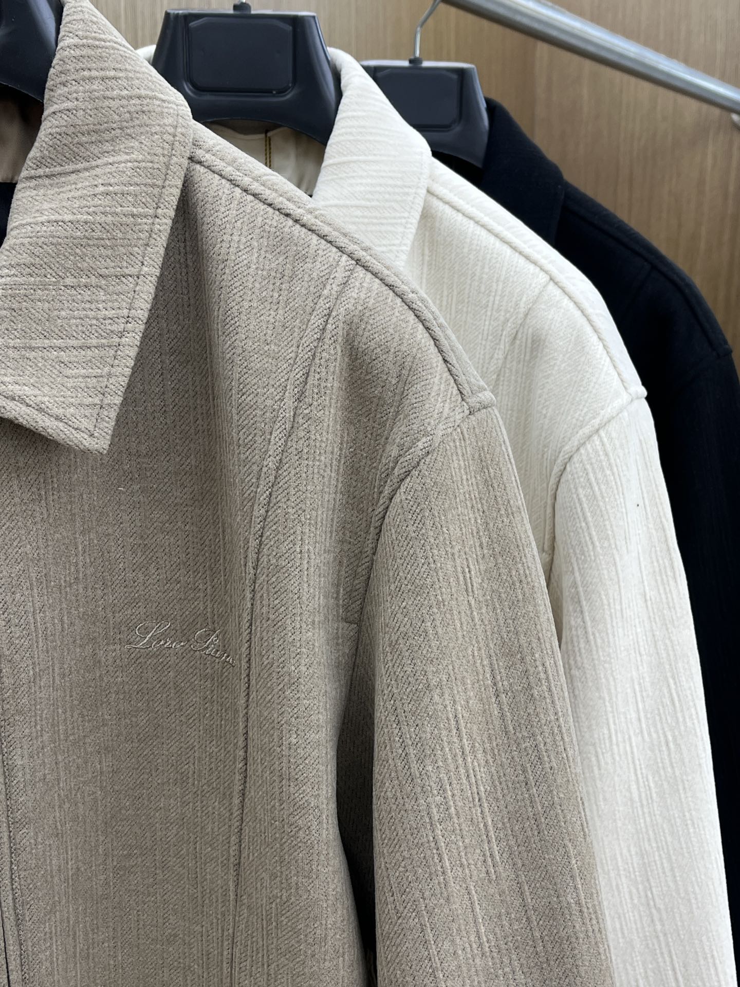 秋冬 lP🆕 🔥🔥ss秋冬新款发布 lP🆕翻领夹克外套，秋季爆款夹薄棉夹克，穿上就是舒适自在又显瘦的存在