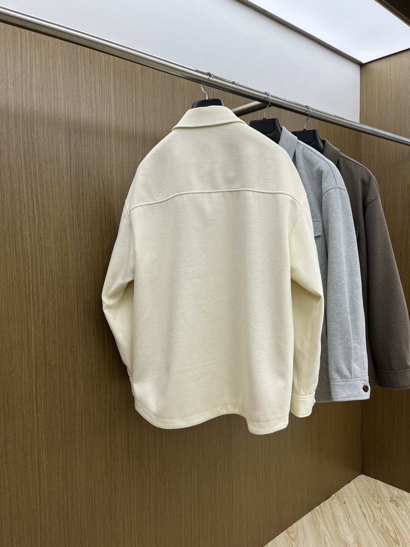 秋冬 lP🆕 🔥秋冬新款男士商务休闲毛呢翻领夹克外套，面料与辅料皆为客供，定织定染而成，触感极为柔软细腻