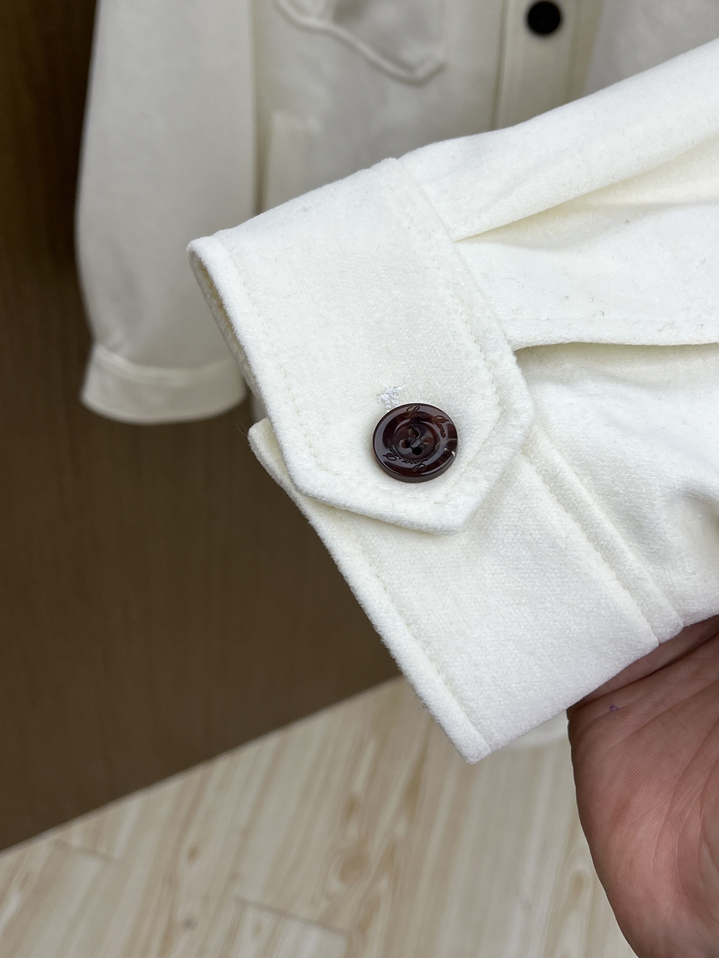 秋冬 lP🆕 🔥秋冬新款男士商务休闲毛呢翻领夹克外套，面料与辅料皆为客供，定织定染而成，触感极为柔软细腻