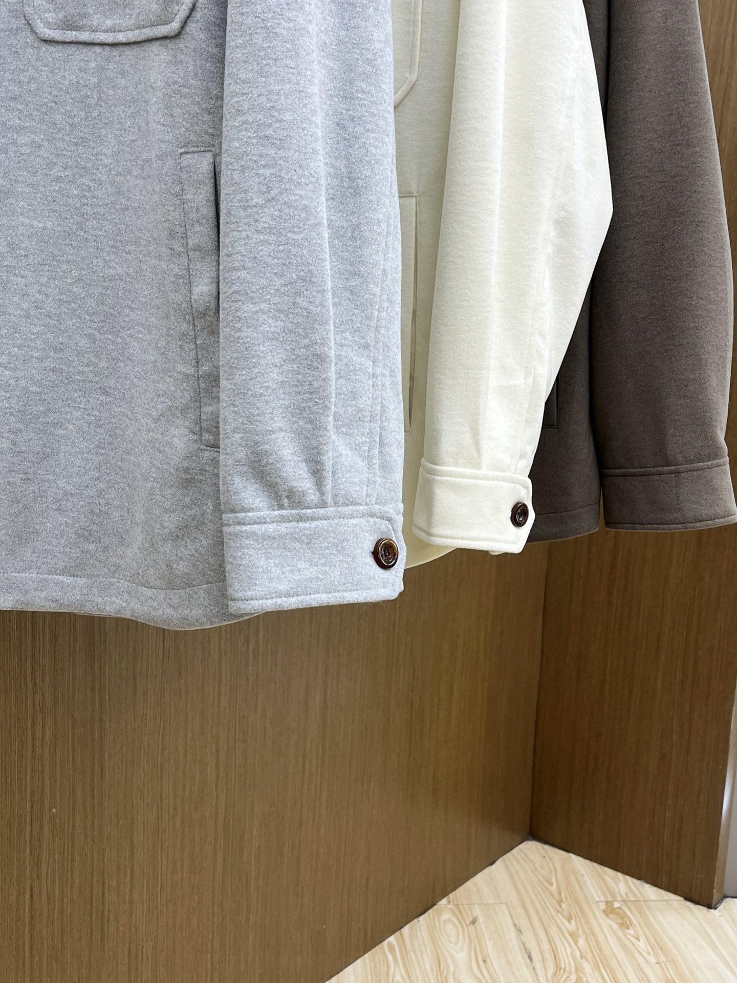 秋冬 lP🆕 🔥秋冬新款男士商务休闲毛呢翻领夹克外套，面料与辅料皆为客供，定织定染而成，触感极为柔软细腻