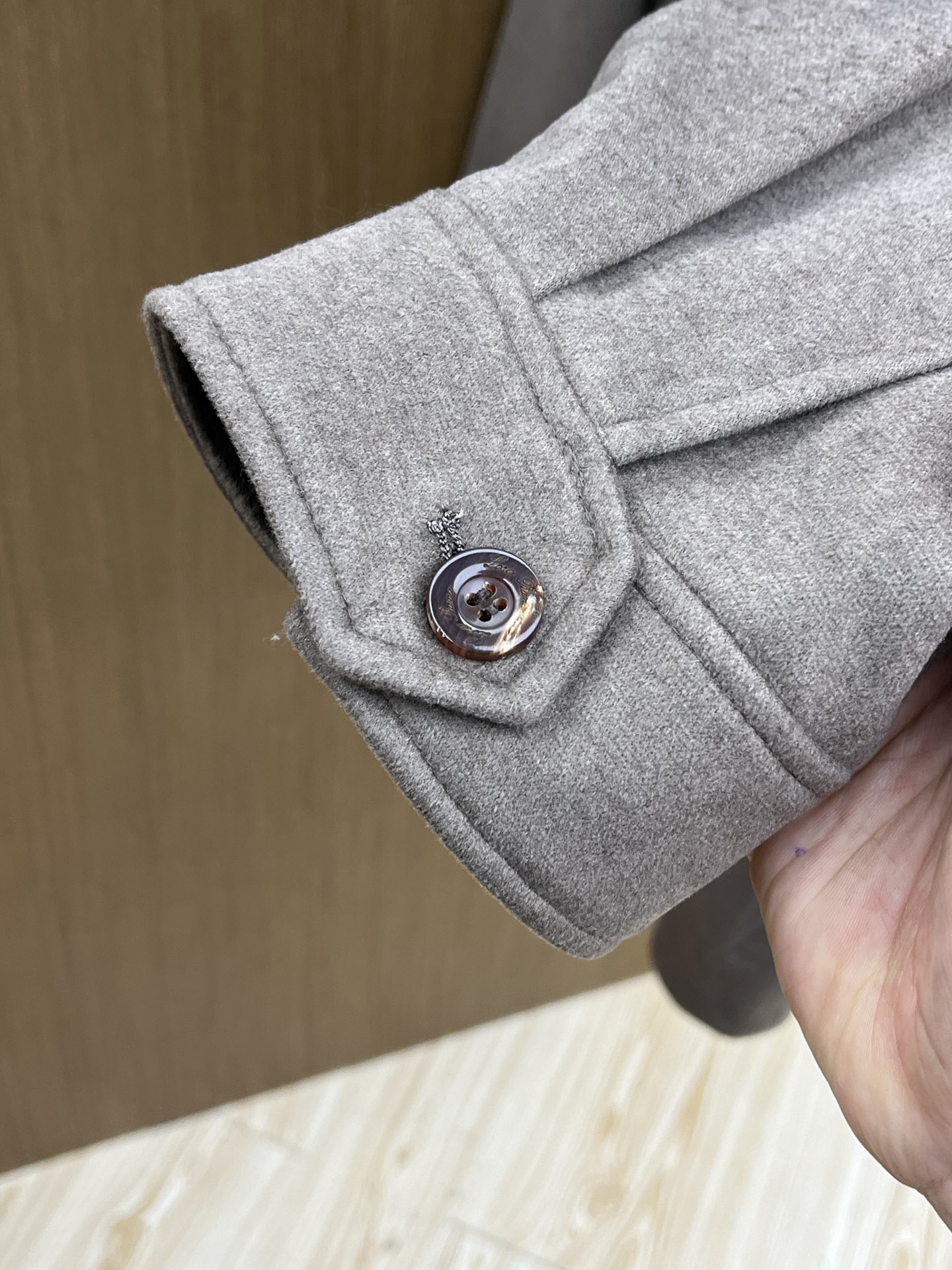 秋冬 lP🆕 🔥秋冬新款男士商务休闲毛呢翻领夹克外套，面料与辅料皆为客供，定织定染而成，触感极为柔软细腻