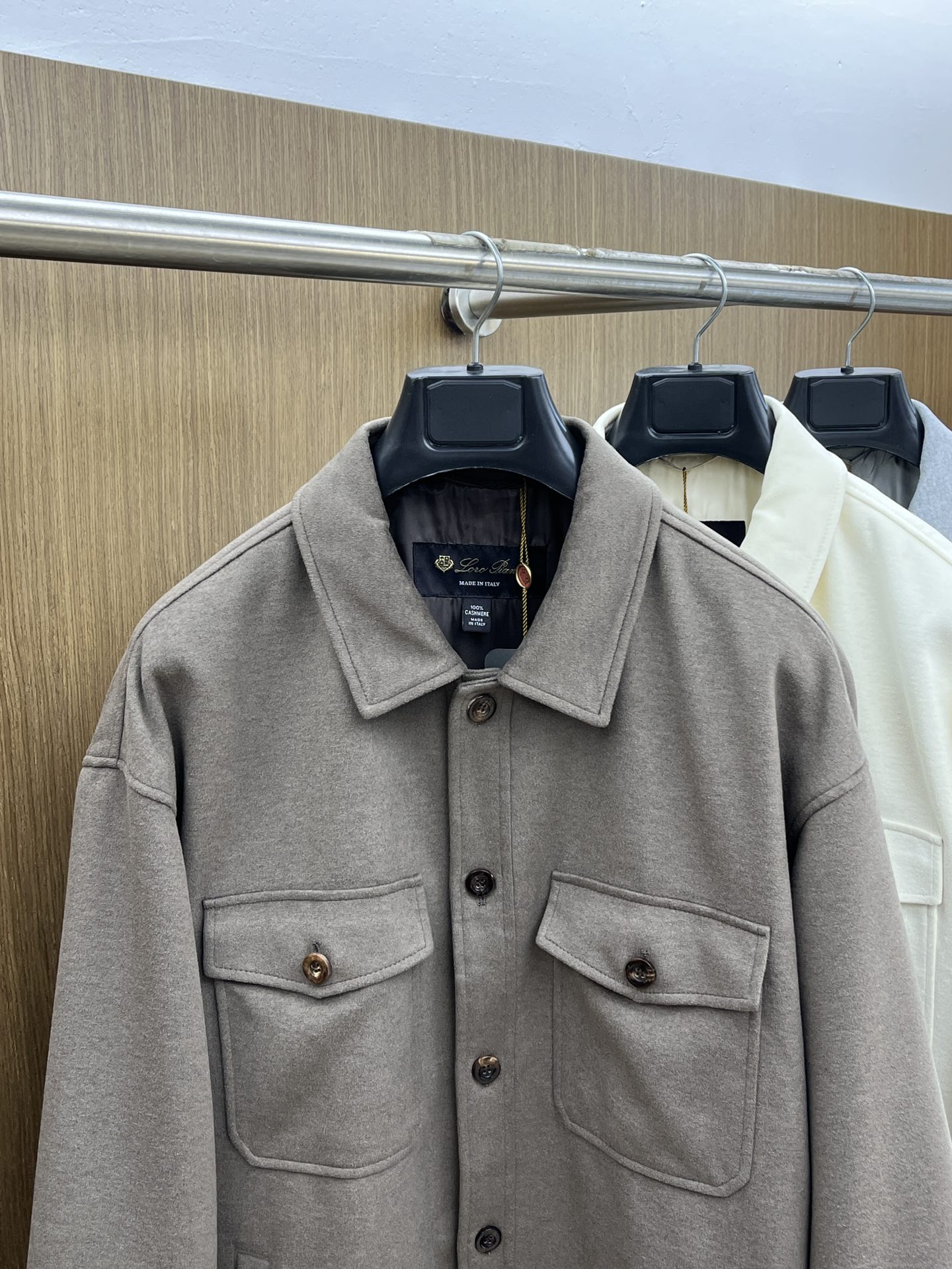 秋冬 lP🆕 🔥秋冬新款男士商务休闲毛呢翻领夹克外套，面料与辅料皆为客供，定织定染而成，触感极为柔软细腻