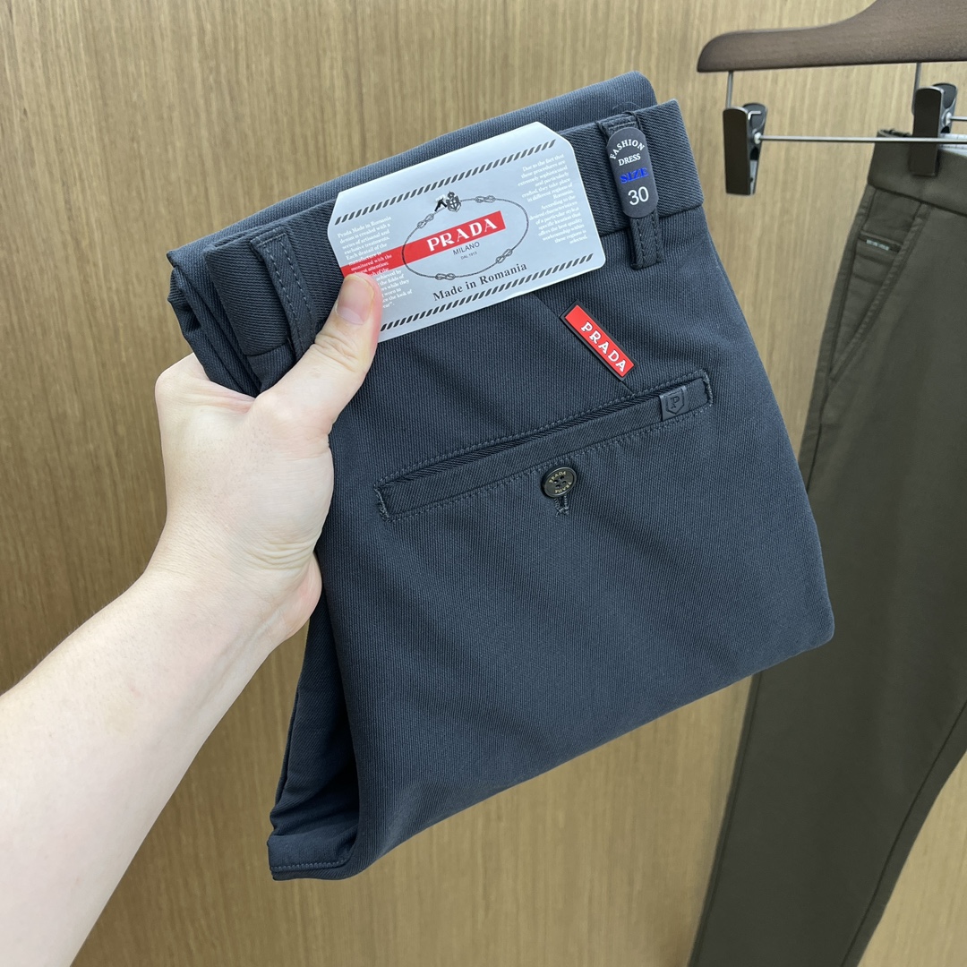 秋冬 PD 🔥🔥ss秋冬新品，官网同步有售，男士高端商务休闲西裤，高端进口面料，带弹力，后面采用硅胶字母