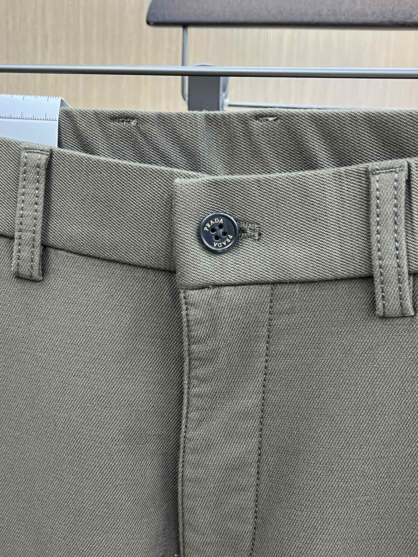 秋冬 PD 🔥🔥ss秋冬新品，官网同步有售，男士高端商务休闲西裤，高端进口面料，带弹力，后面采用硅胶字母