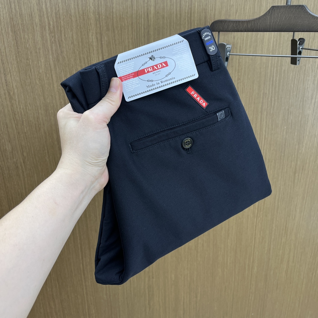 NO:510723,Autumn and Winter PD 1955ss Autumn and Winter new products, available simultaneously on the official website, men's high-end business casual trousers, high-end imported fabric, with elasticity, silicone letter pressing on the back, five combinations, that is, classic and fashionable, combined tailor, the upper body effect is unrestrained, comfortable and breathable fax number 30-3837,,alexander wang19860909秋冬 PD 1955ss秋冬新品,官网同步有售,男士高端商务休闲西裤,高端进口面料,带弹力,后面采用硅胶字母压胶,五搭配,即经典又时尚,合体裁缝,上身效果无约束感 ,舒适透气fax 码数30-3837,,alexander wang,Men's clothing