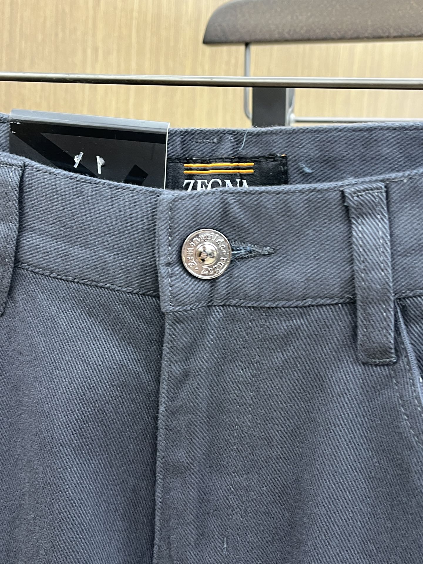 秋冬 ZZ 🔥🔥ss秋冬新品，官网同步有售，男士高端商务休闲西裤，高端进口面料，带弹力，后面采用硅胶字母