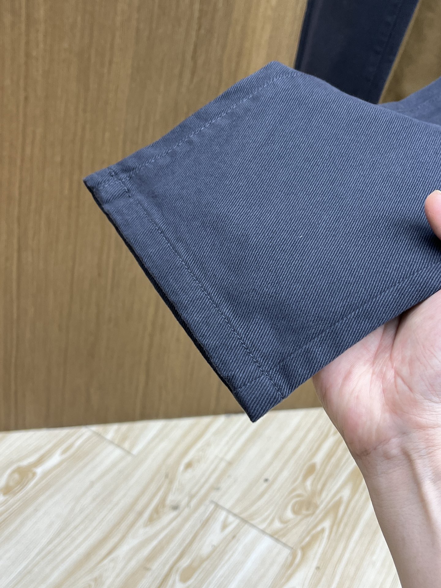 秋冬 ZZ 🔥🔥ss秋冬新品，官网同步有售，男士高端商务休闲西裤，高端进口面料，带弹力，后面采用硅胶字母