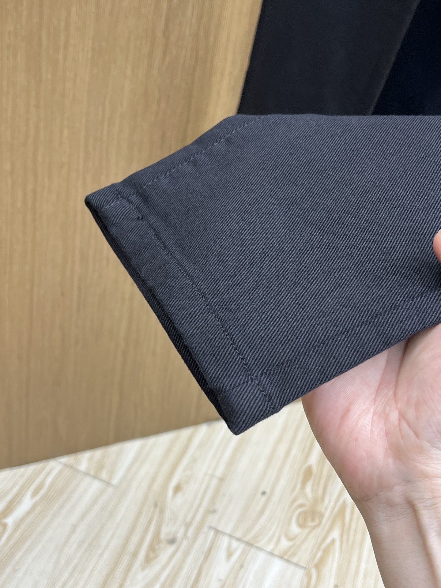 秋冬 ZZ 🔥🔥ss秋冬新品，官网同步有售，男士高端商务休闲西裤，高端进口面料，带弹力，后面采用硅胶字母