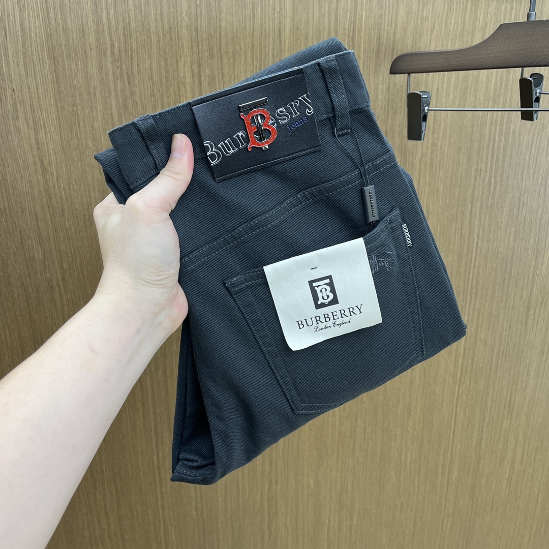 NO:521339,Autumn and Winter BBR 1955ss Autumn and Winter new products, available on the official website simultaneously, men's high-end business casual trousers, high-end imported fabric, with elasticity, silicone letter pressing on the back, five combinations, namely classic and fashionable, combined tailor, unrestrained upper body effect, comfortable and breathable fax number 30-3837,,alexander wang19860909秋冬 BBR 1955ss秋冬新品,官网同步有售,男士高端商务休闲西裤,高端进口面料,带弹力,后面采用硅胶字母压胶,五搭配,即经典又时尚,合体裁缝,上身效果无约束感 ,舒适透气fax 码数30-3837,,alexander wang,Men's clothing