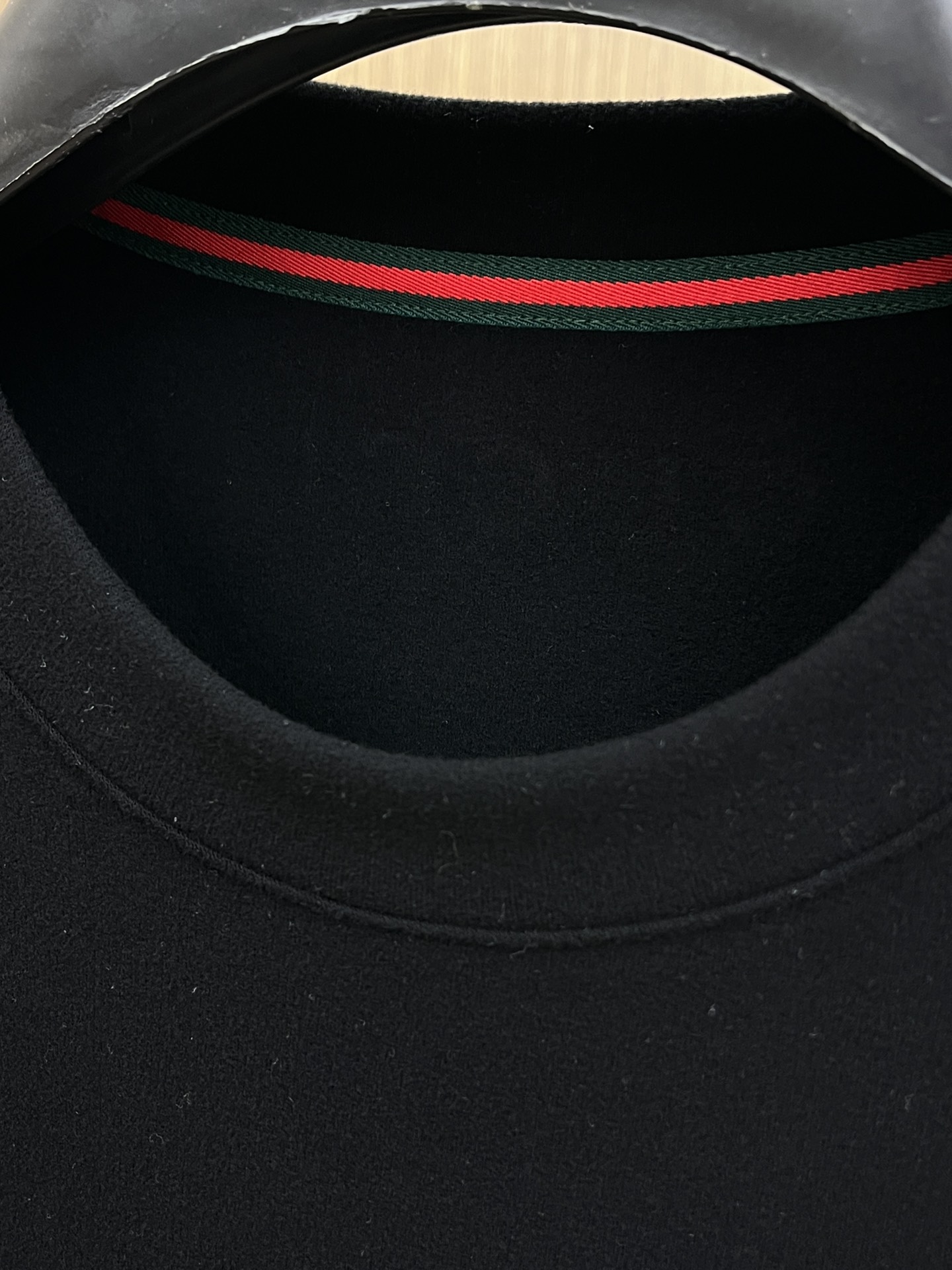 秋冬 Guc 🔥官网秋冬新款爆款打底衫 面料选用暖姜天丝德绒 面料细腻柔软上身舒适 简约时尚 适配商务、