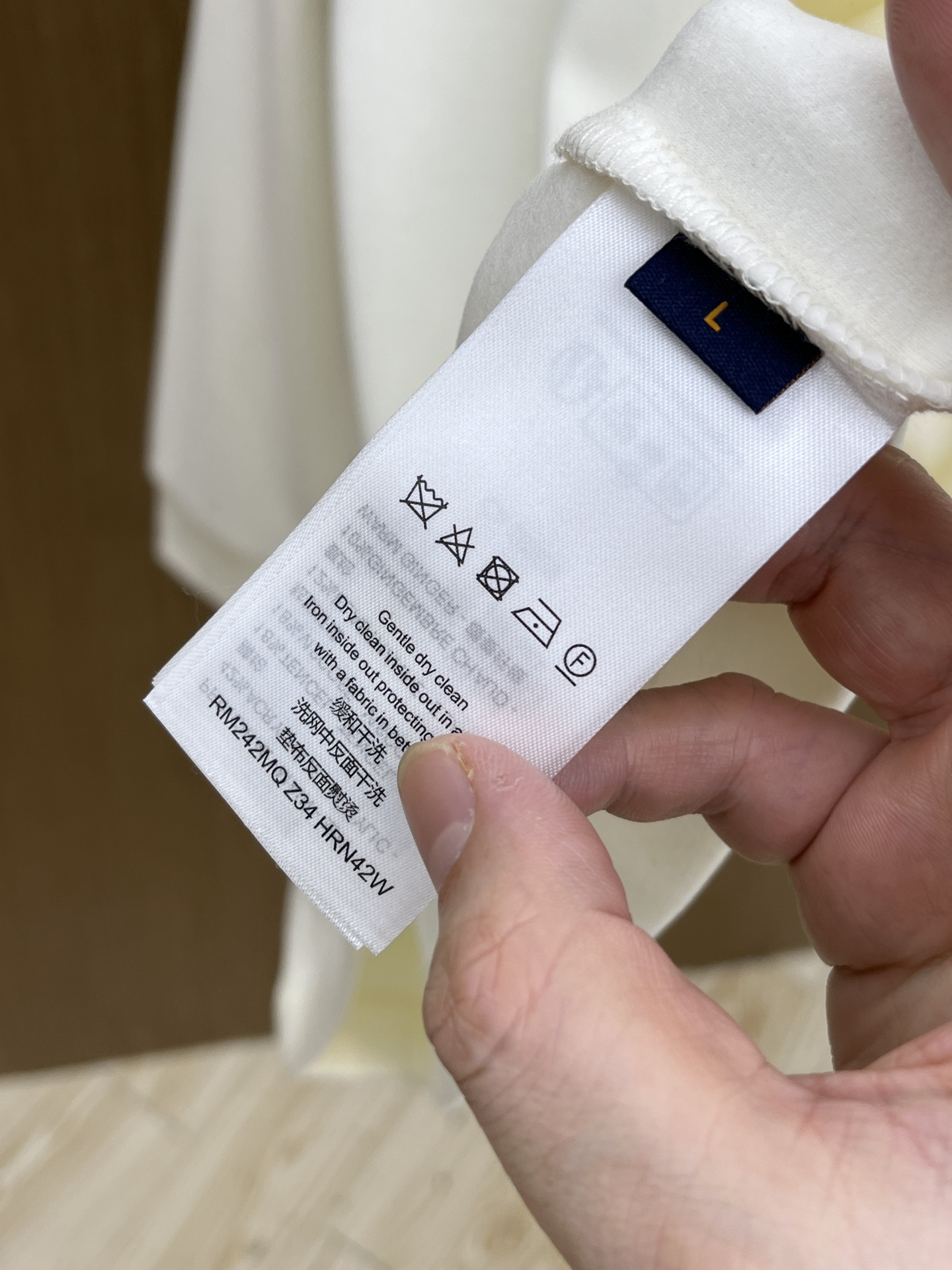 秋冬 Lv 🔥官网秋冬新款爆款打底衫 面料选用暖姜天丝德绒 面料细腻柔软上身舒适 简约时尚 适配商务、f