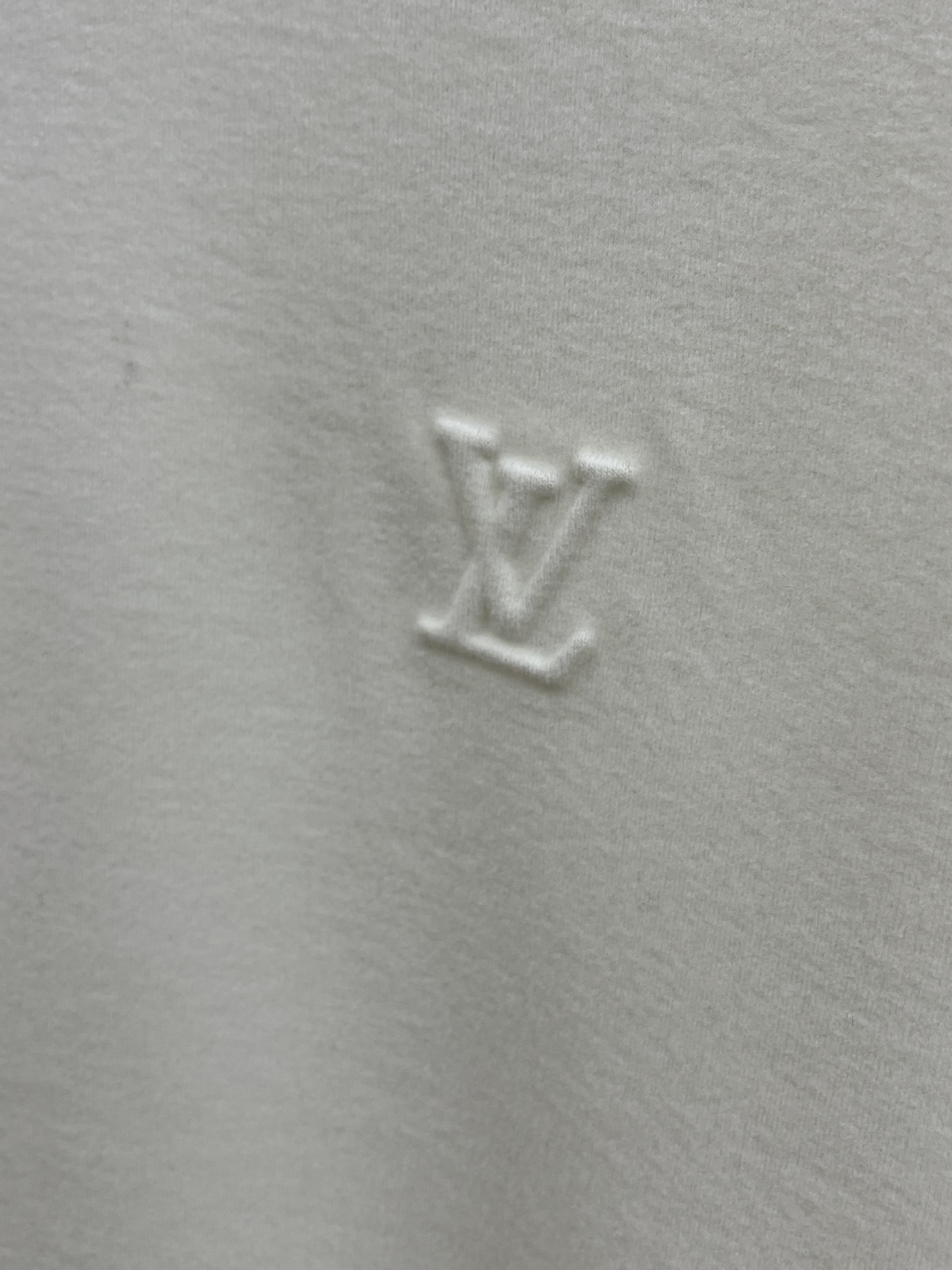 秋冬 Lv 🔥官网秋冬新款爆款打底衫 面料选用暖姜天丝德绒 面料细腻柔软上身舒适 简约时尚 适配商务、f