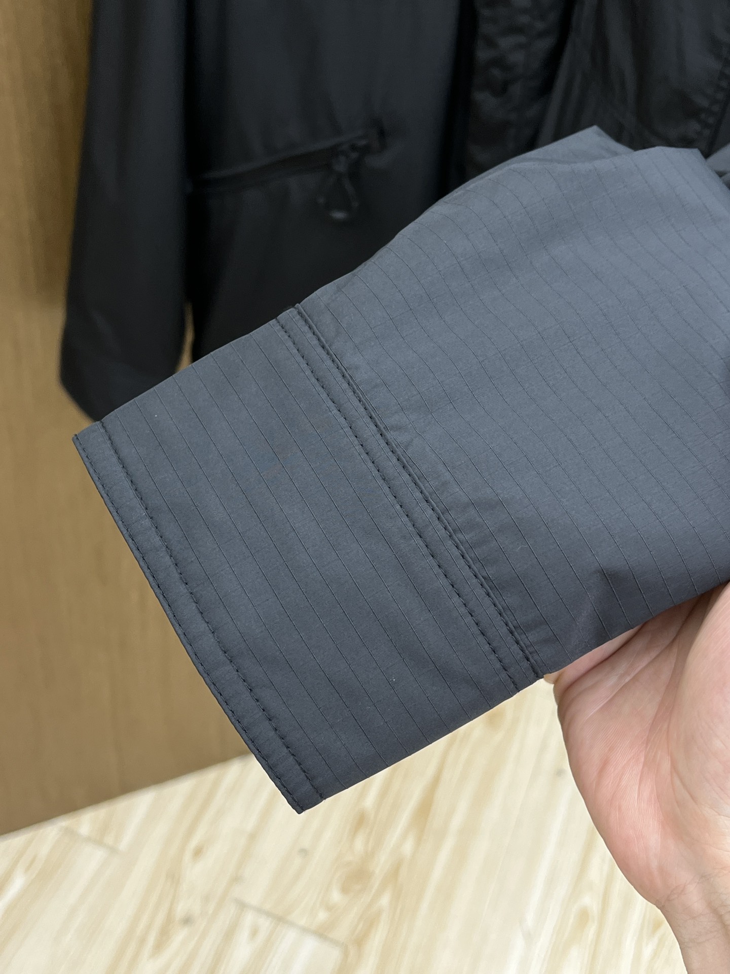 秋冬 Mon 🔥秋冬新品#蒙口休闲翻领夹克外套 面料采用客供定制面料 面料细腻柔软上身舒适 原版五金定制