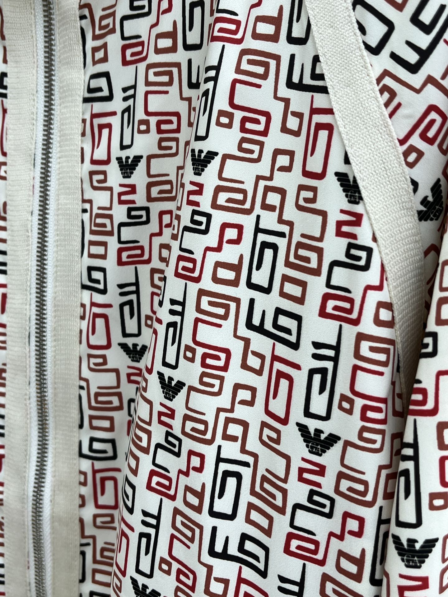 秋冬 AJ 🔥秋冬新品#阿玛尼休闲连帽夹克外套 面料采用客供定制面料 面料细腻柔软上身舒适 原版五金定制