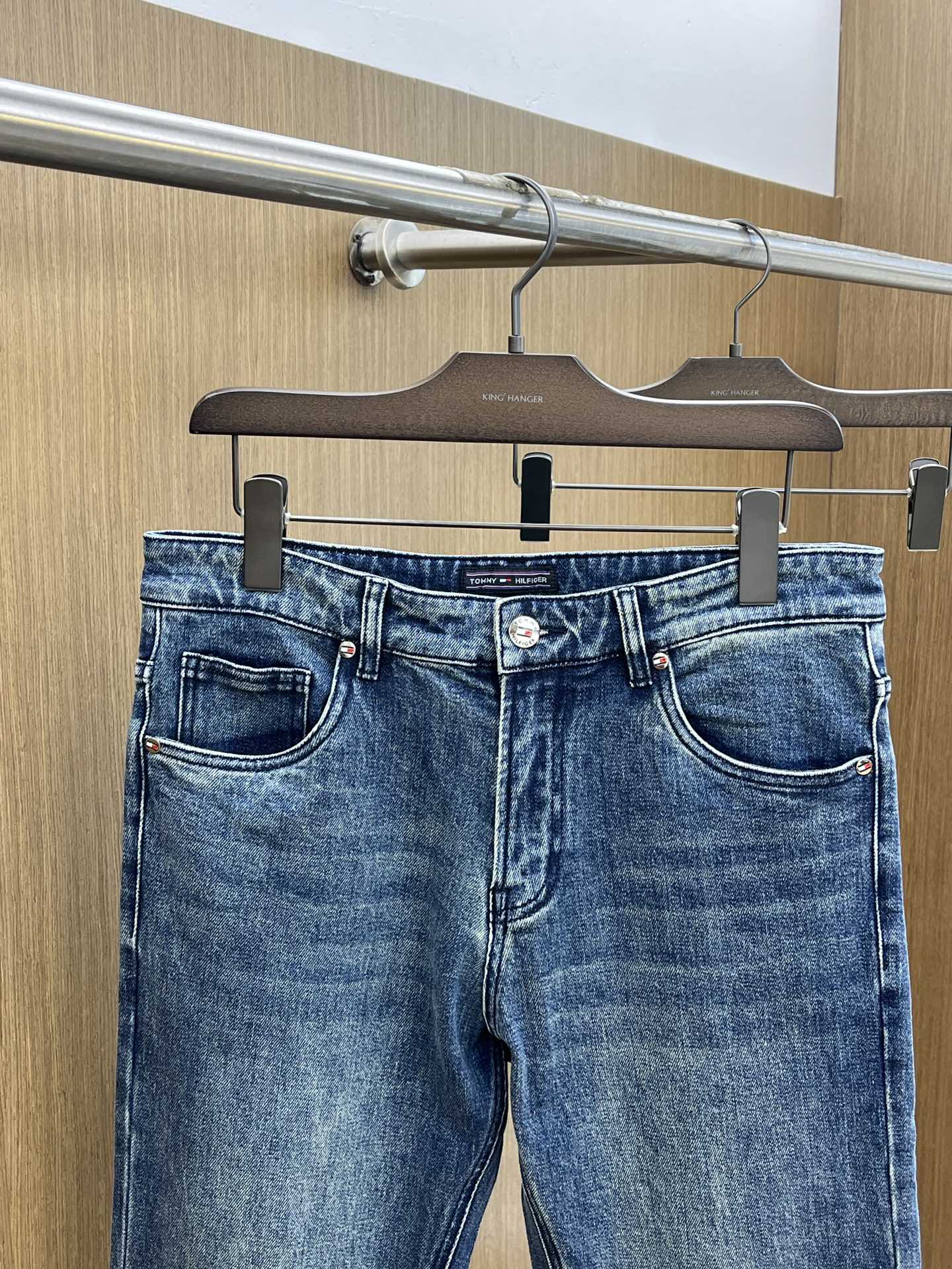 秋冬 TM 🔥🔥高端定制、25SS秋冬最新款牛仔裤 柜台同步发售 进口固色面料 原版定制复刻 客供五金辅