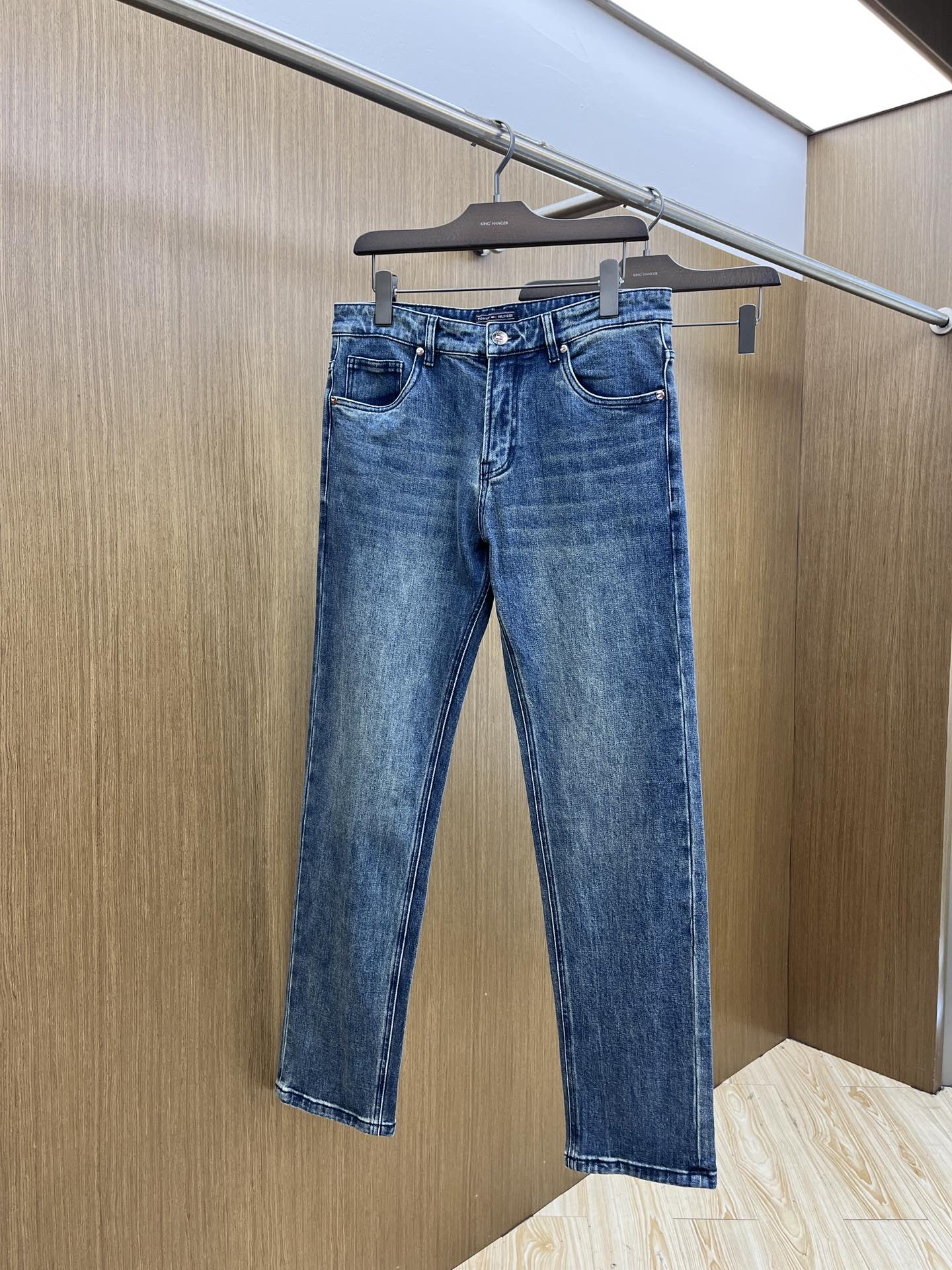 秋冬 TM 🔥🔥高端定制、25SS秋冬最新款牛仔裤 柜台同步发售 进口固色面料 原版定制复刻 客供五金辅