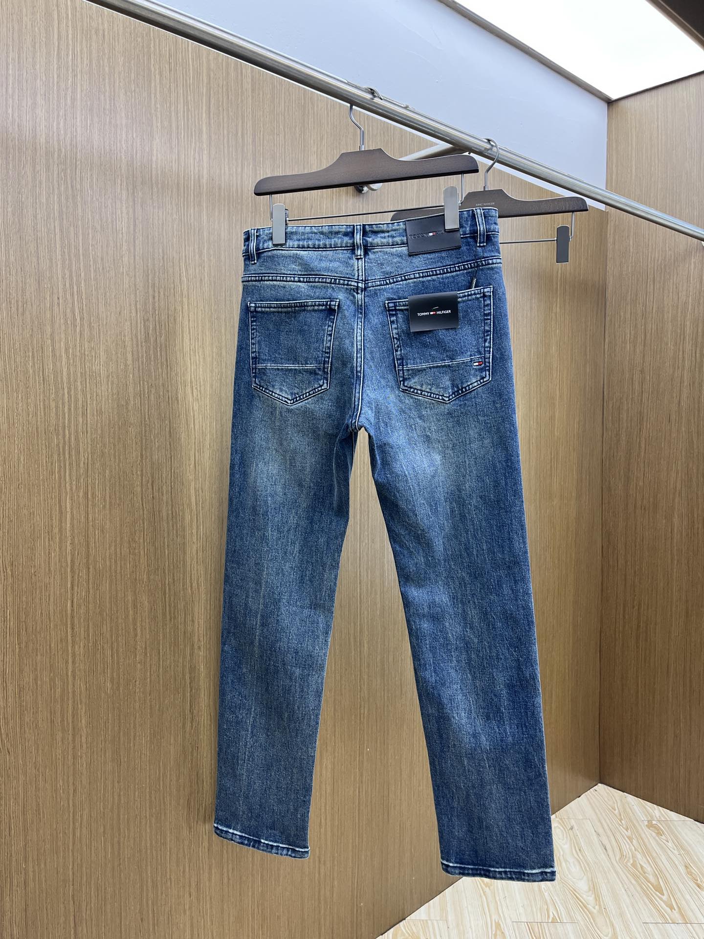 秋冬 TM 🔥🔥高端定制、25SS秋冬最新款牛仔裤 柜台同步发售 进口固色面料 原版定制复刻 客供五金辅