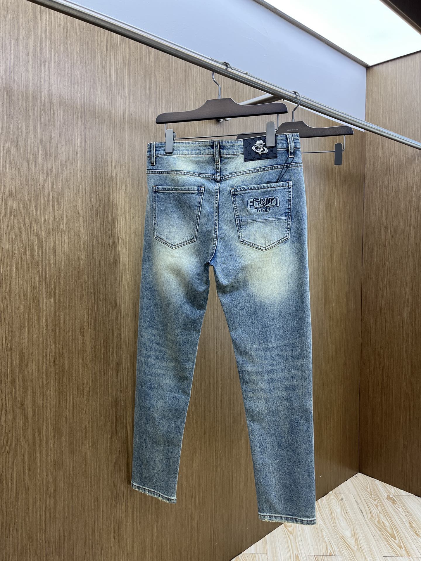 秋冬 FD 🔥🔥高端定制、25SS秋冬最新款牛仔裤 柜台同步发售 进口固色面料 原版定制复刻 客供五金辅